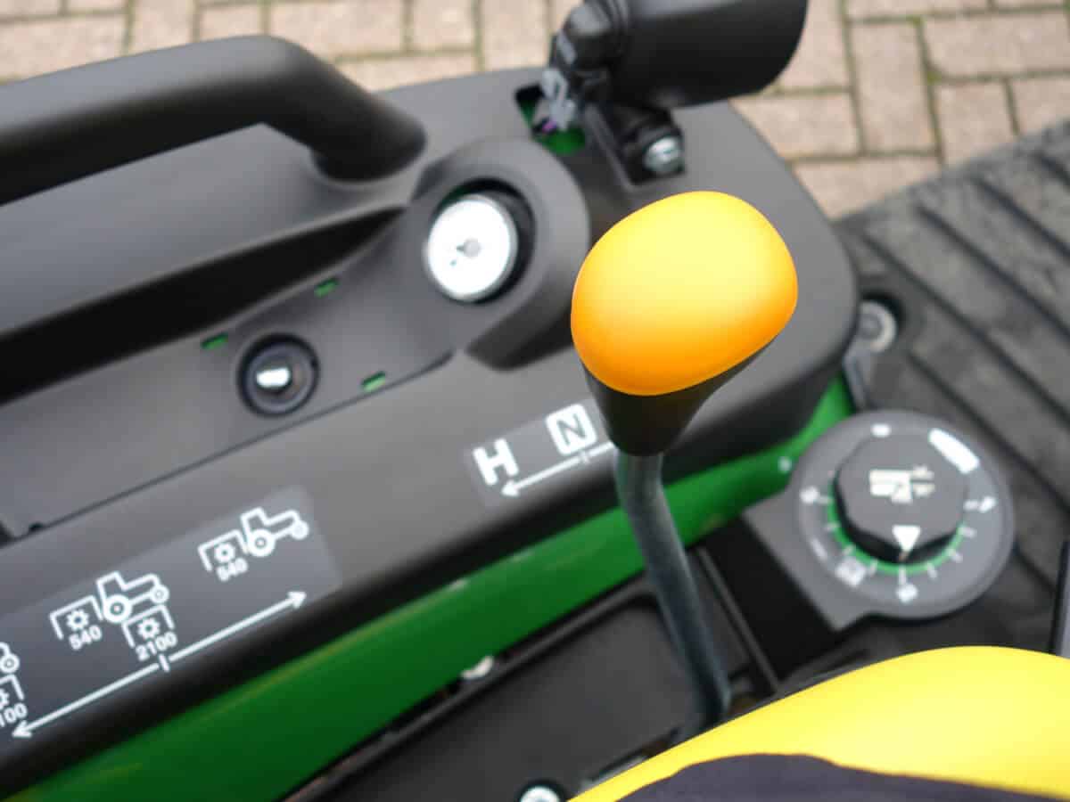 John Deere 1026R 4wd - Afbeelding 12