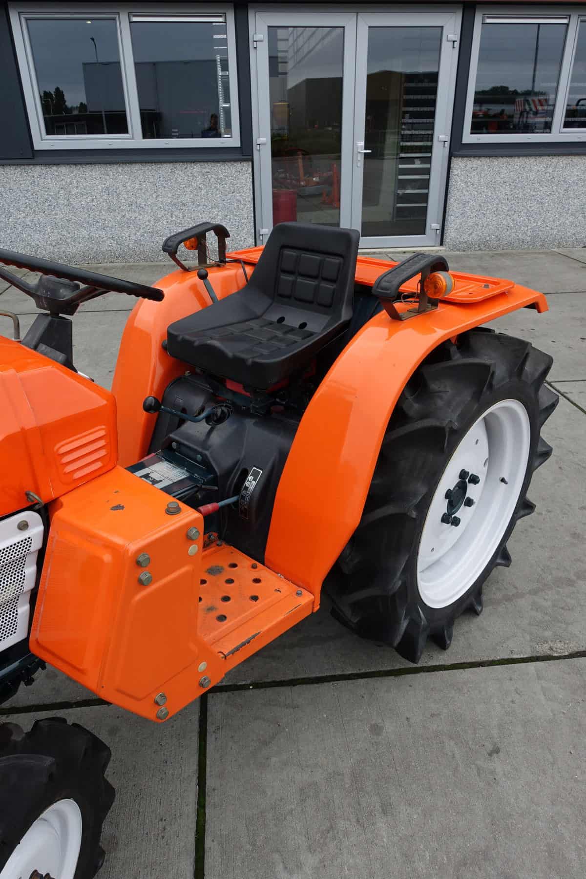 Kubota B1600 4wd - Afbeelding 8