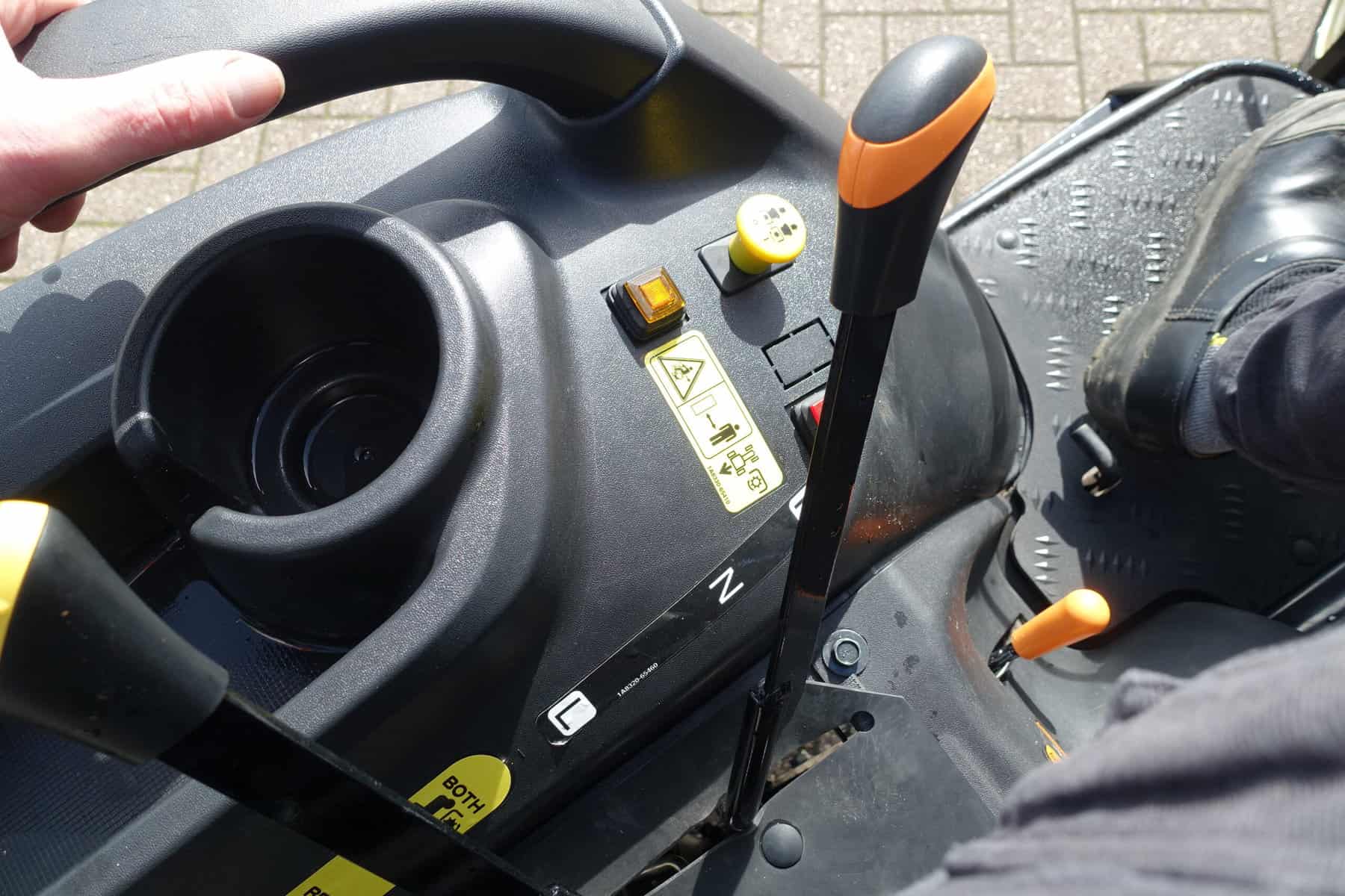 Yanmar SA424 4wd HST - Afbeelding 14