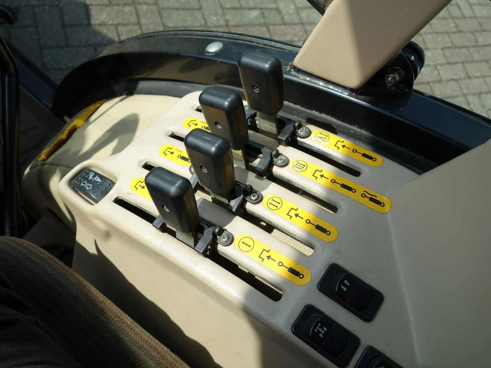 John Deere 5615V 4wd - Afbeelding 17