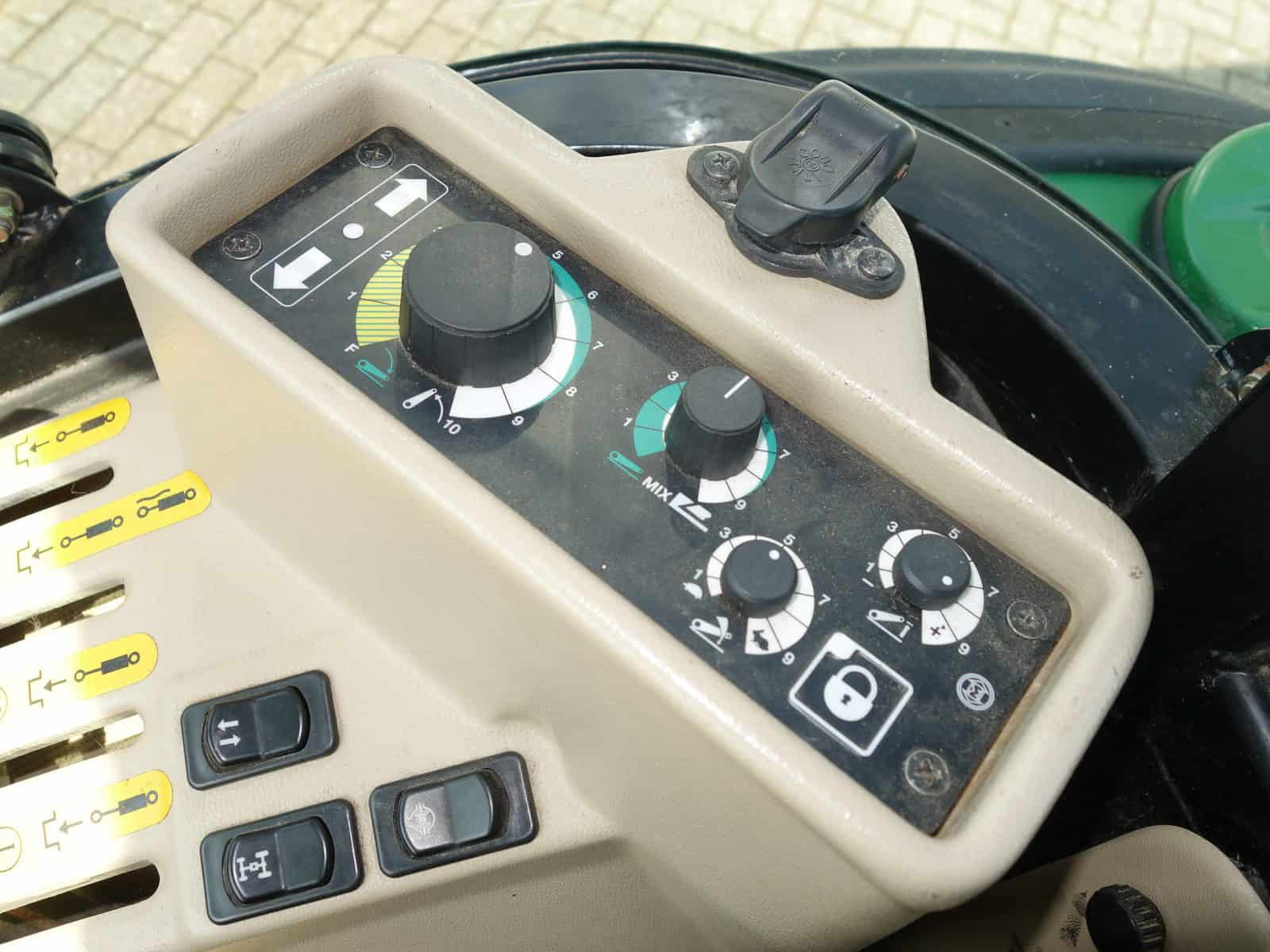 John Deere 5615V 4wd - Afbeelding 18