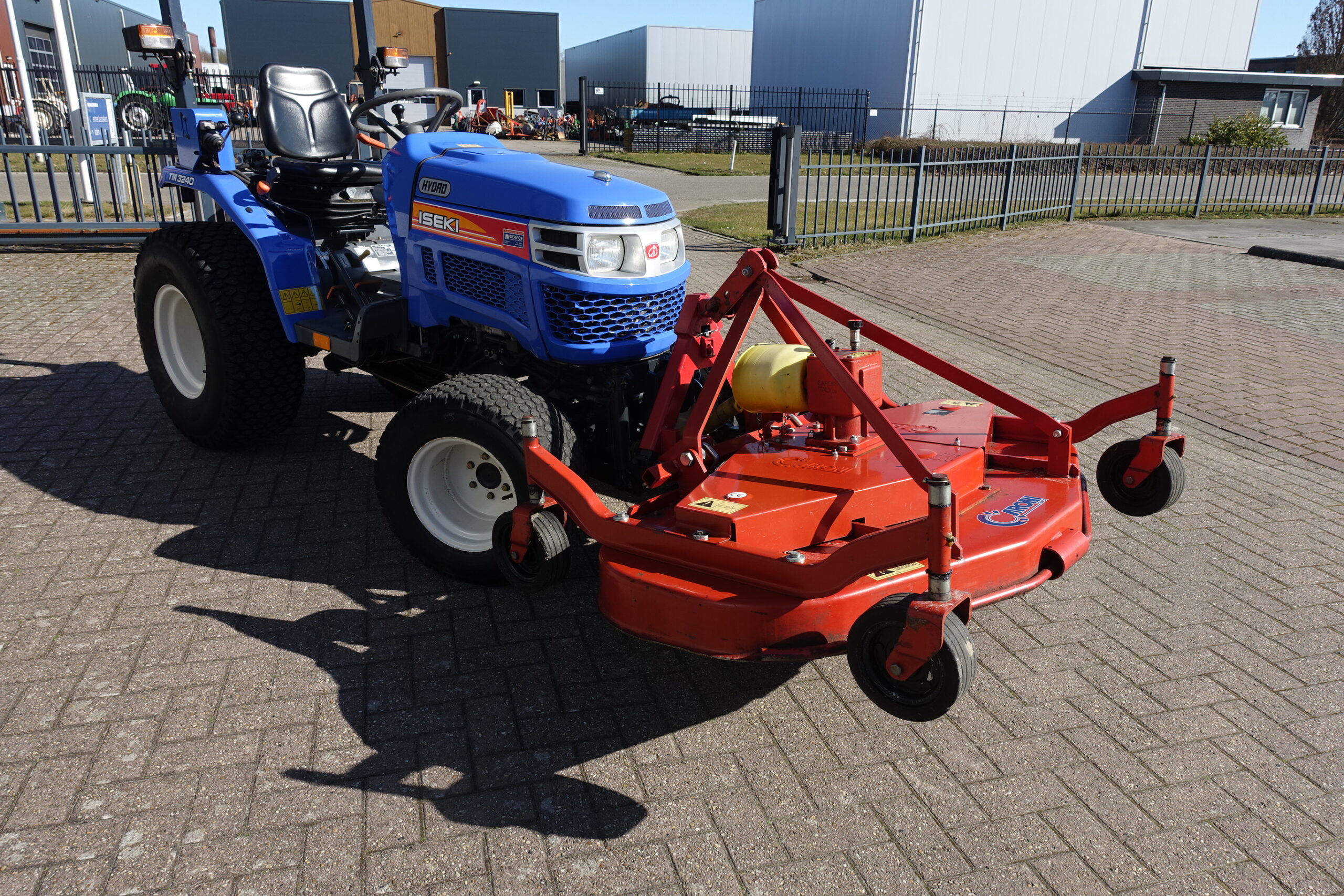 Iseki TM3240 4wd HST - Afbeelding 2