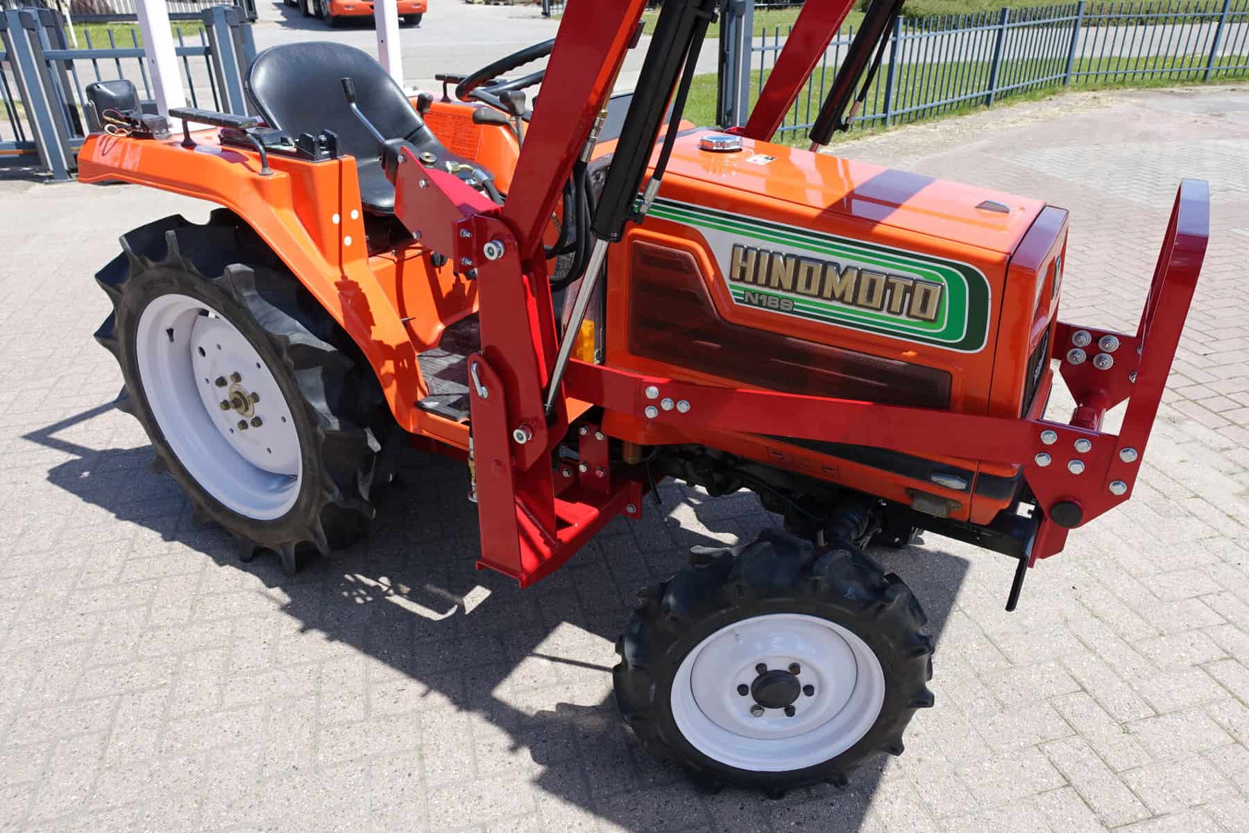 Hinomoto N189 4wd - Afbeelding 2