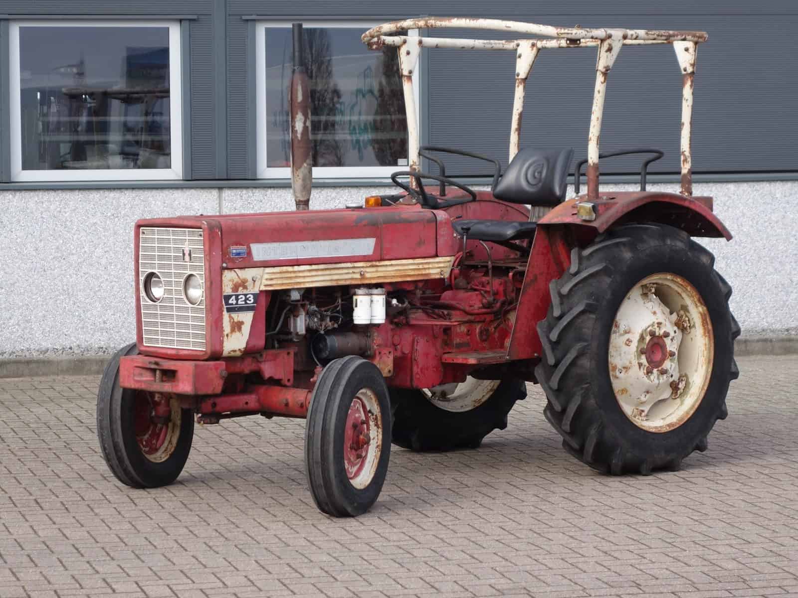 International 423 2wd