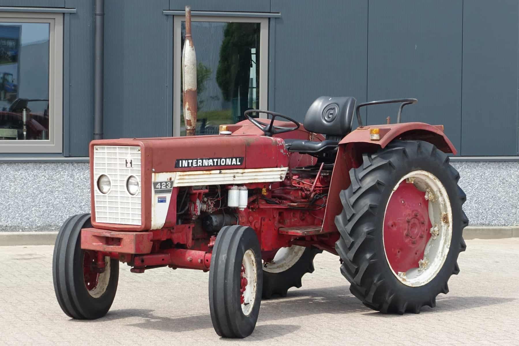 International 423 2wd