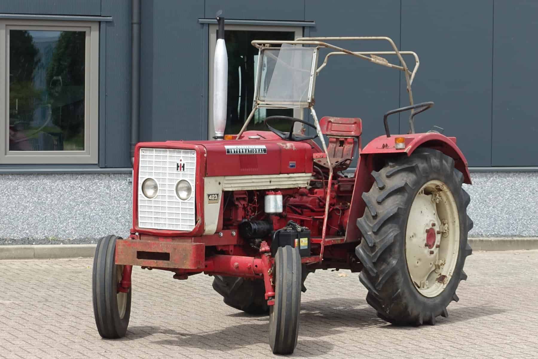 International 423 2wd