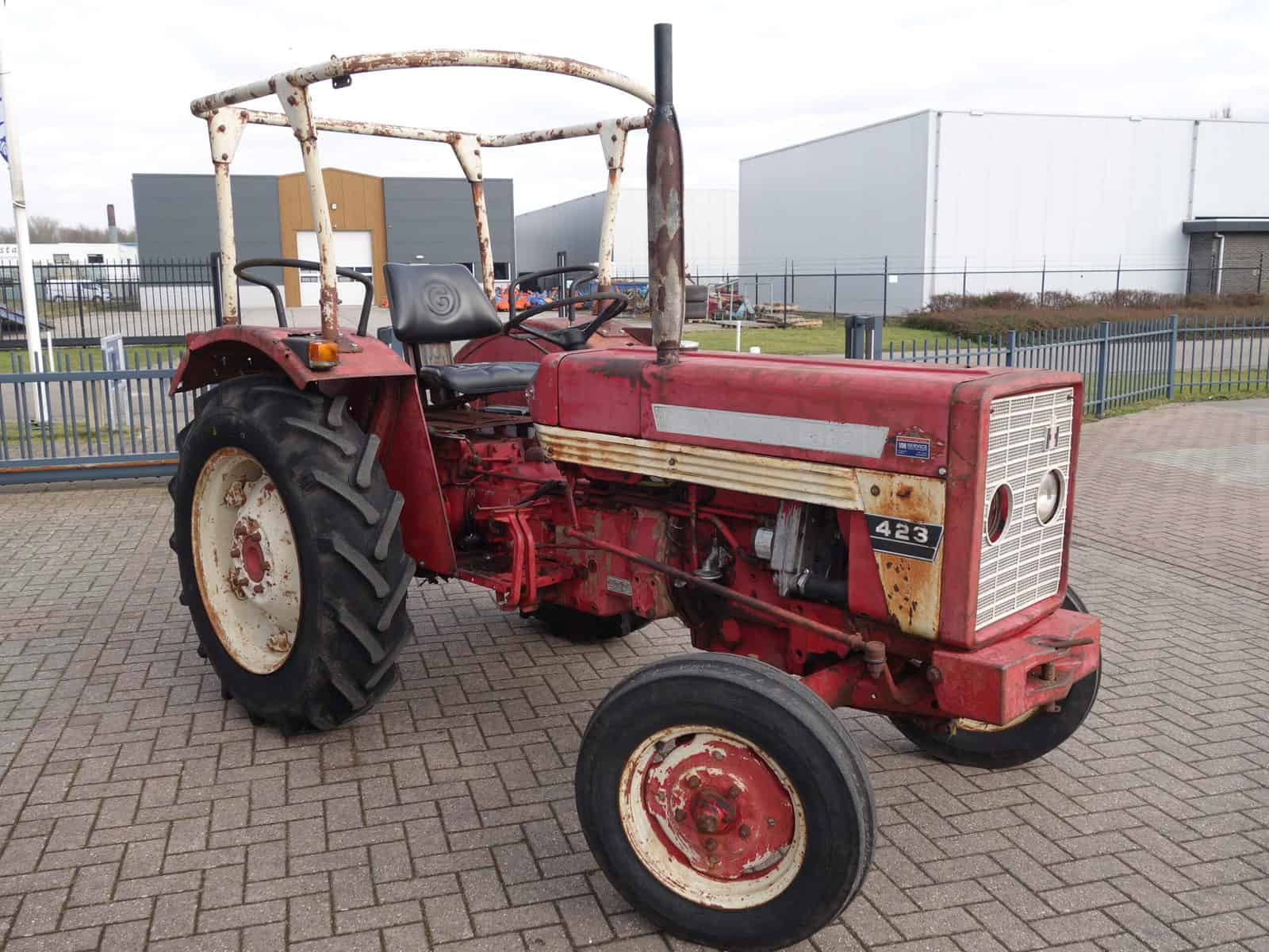 International 423 2wd - Afbeelding 2