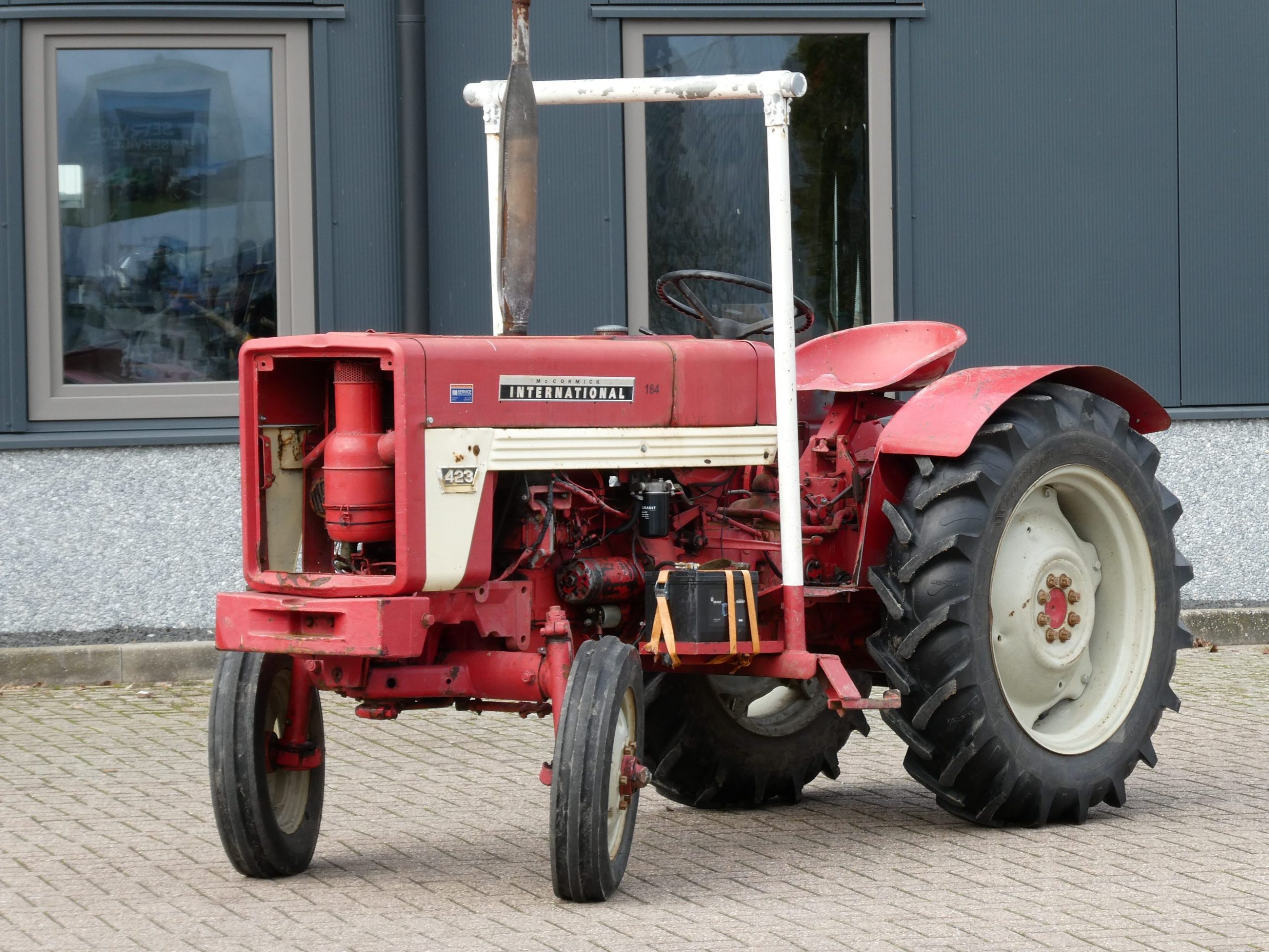 International 423 2wd