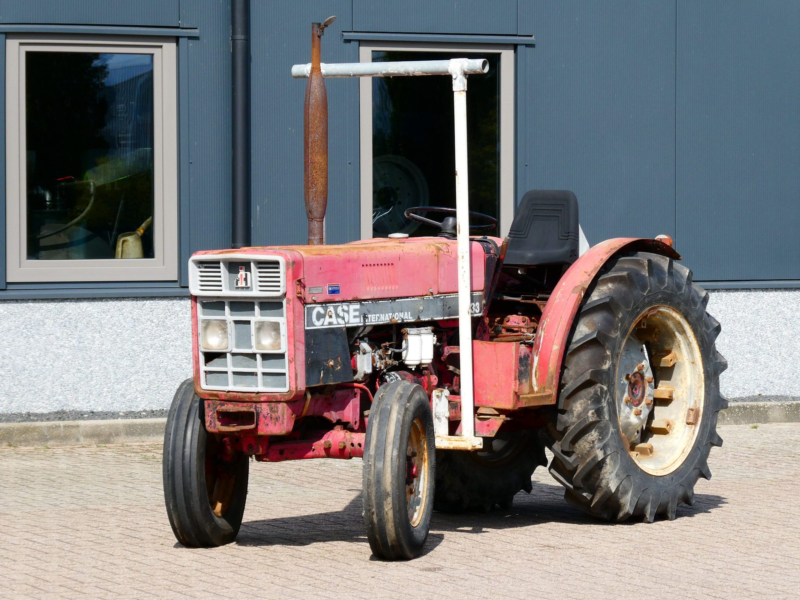 International 633 2wd