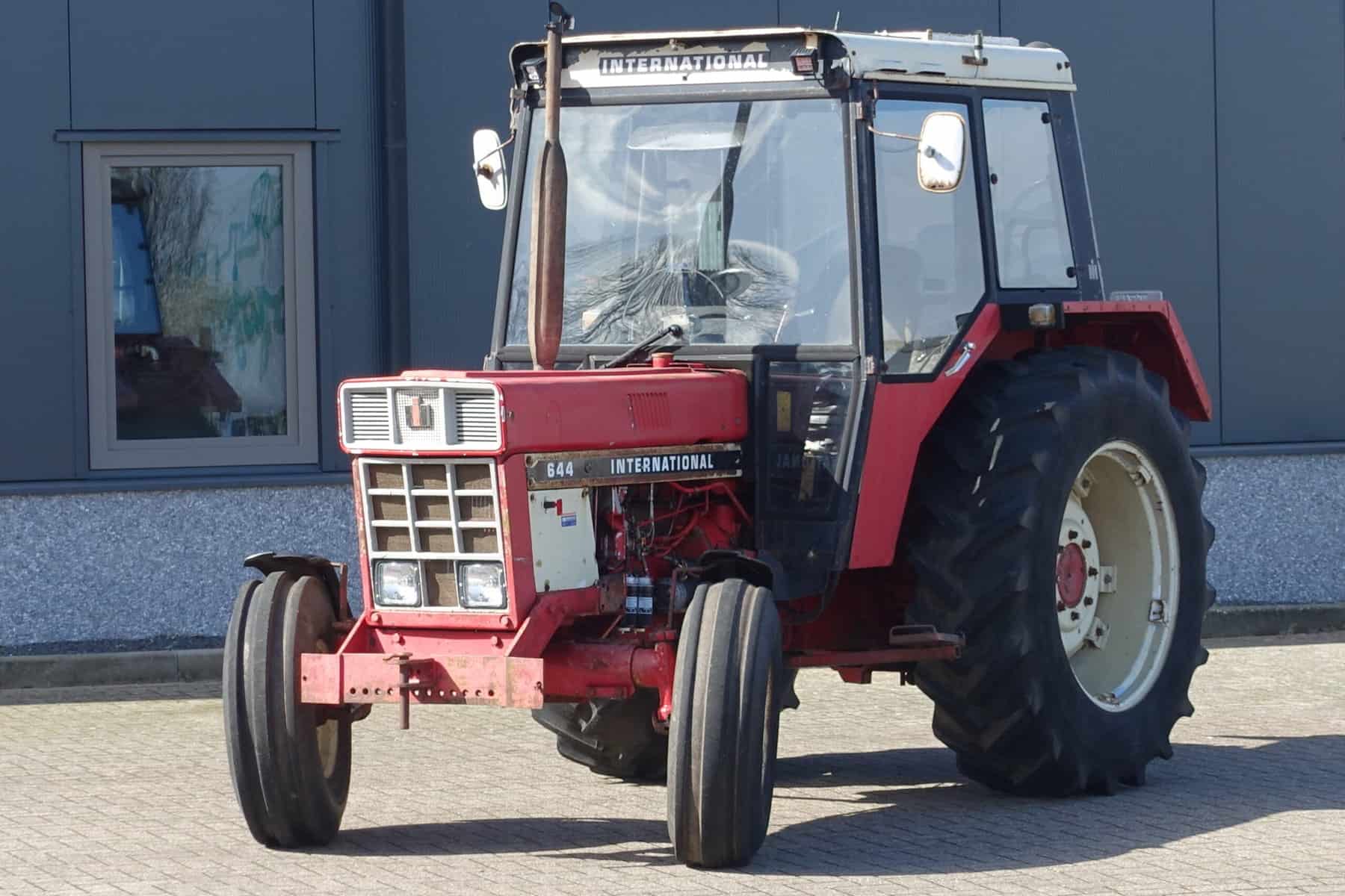 International 644 2wd