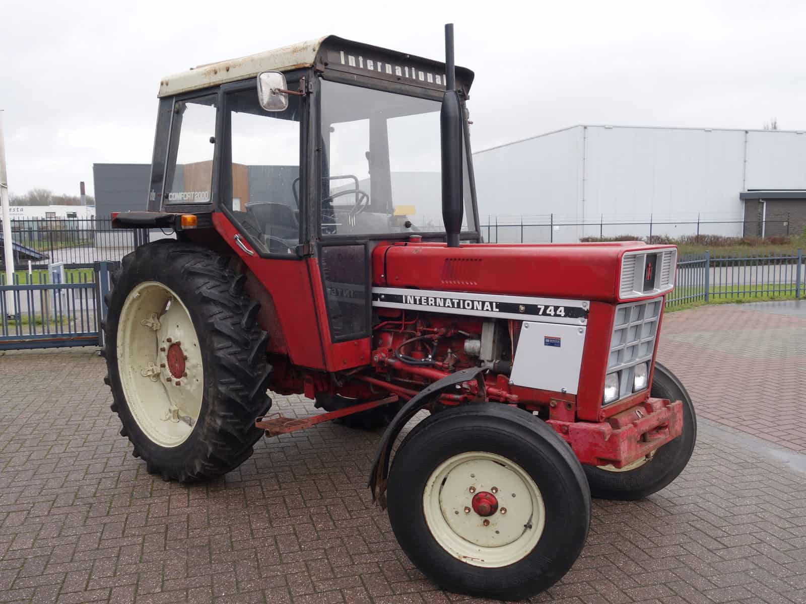 International 744 2wd - Afbeelding 2