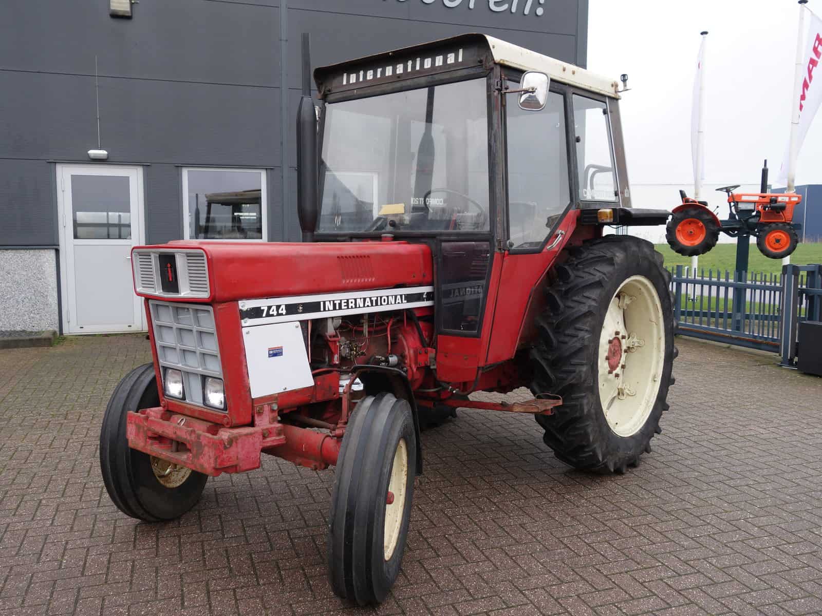 International 744 2wd - Afbeelding 3