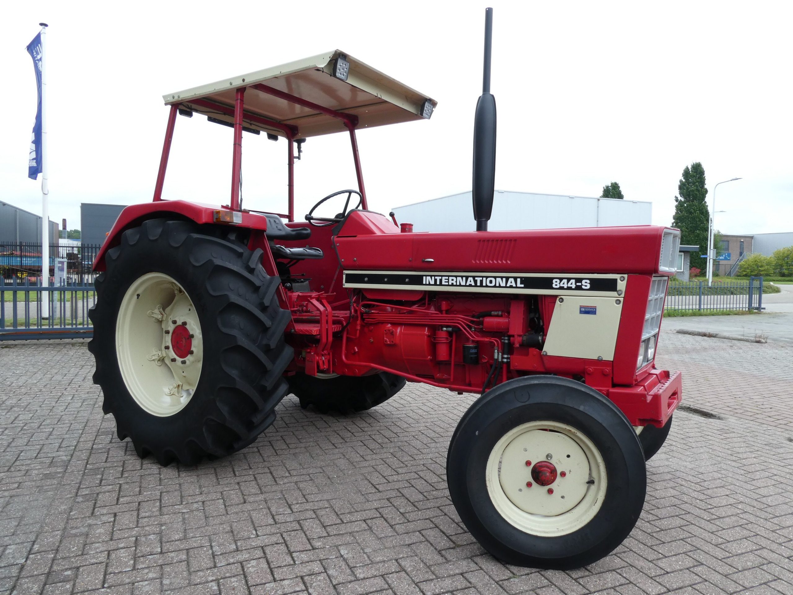 International 844-S 2wd - Afbeelding 2