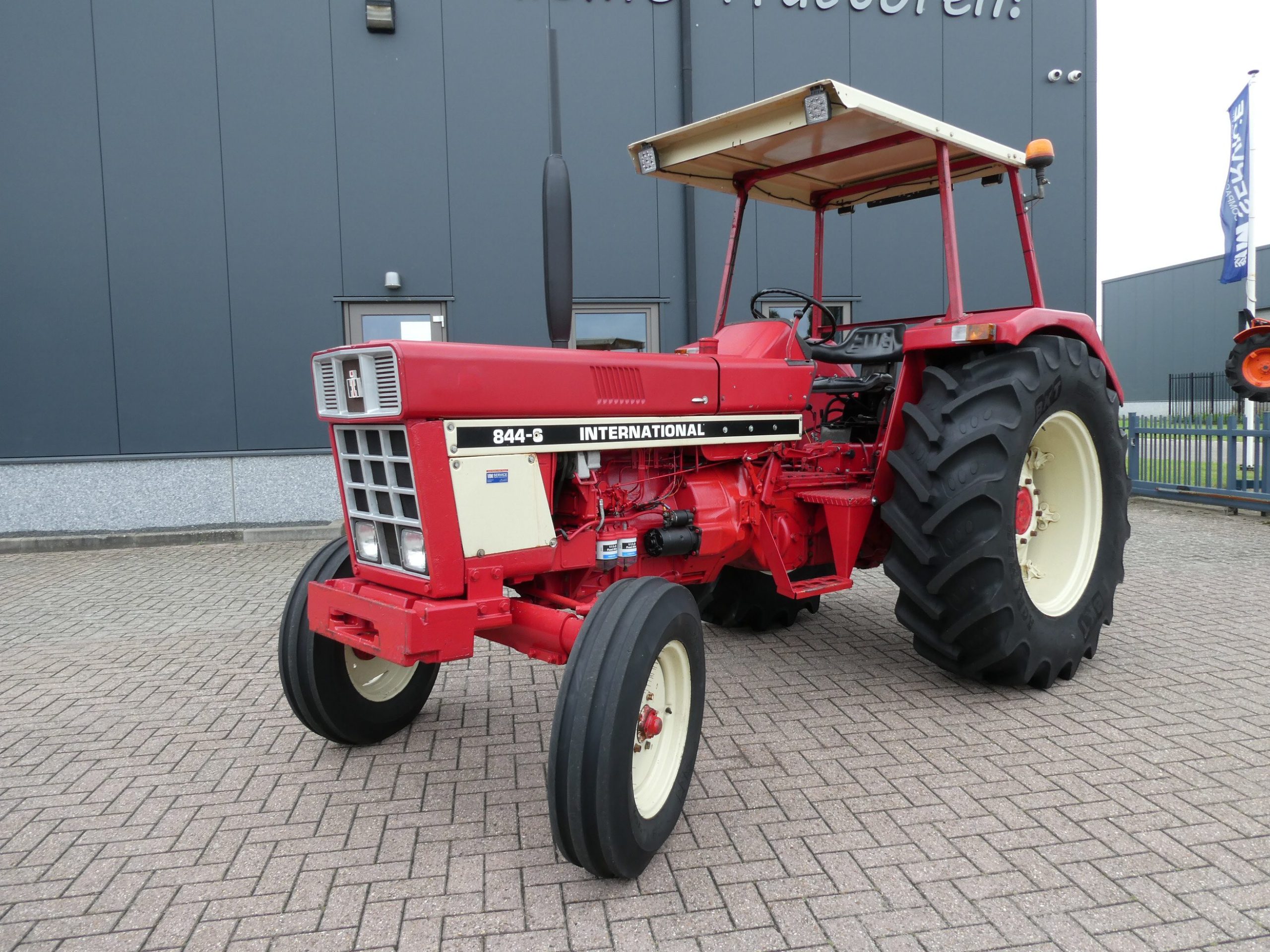 International 844-S 2wd - Afbeelding 4
