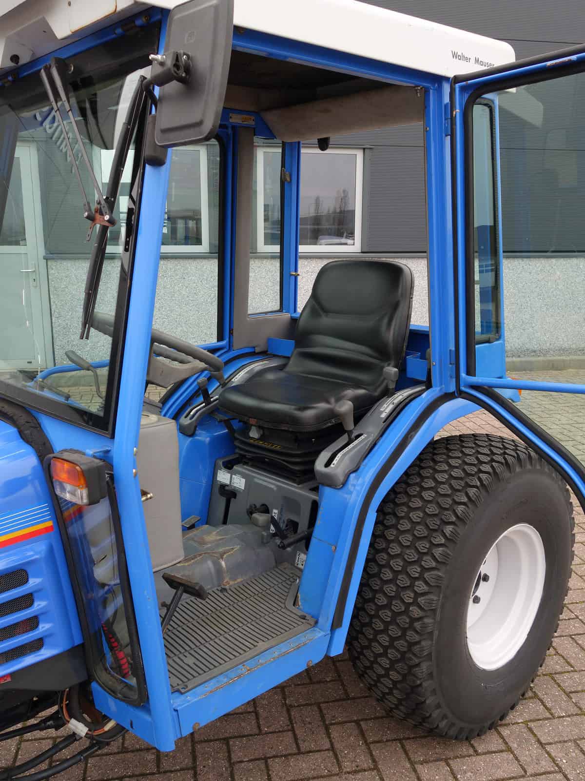 Iseki 325 4wd HST - Afbeelding 10