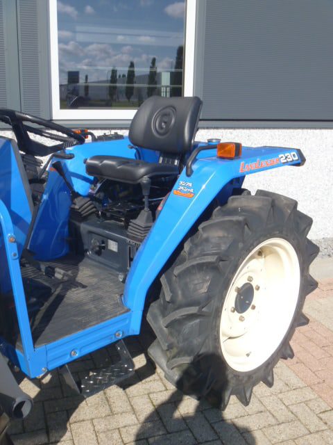 Iseki TA230 4wd - Afbeelding 8