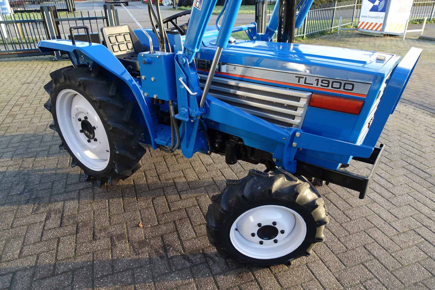 Iseki TL1900 4wd - Afbeelding 2