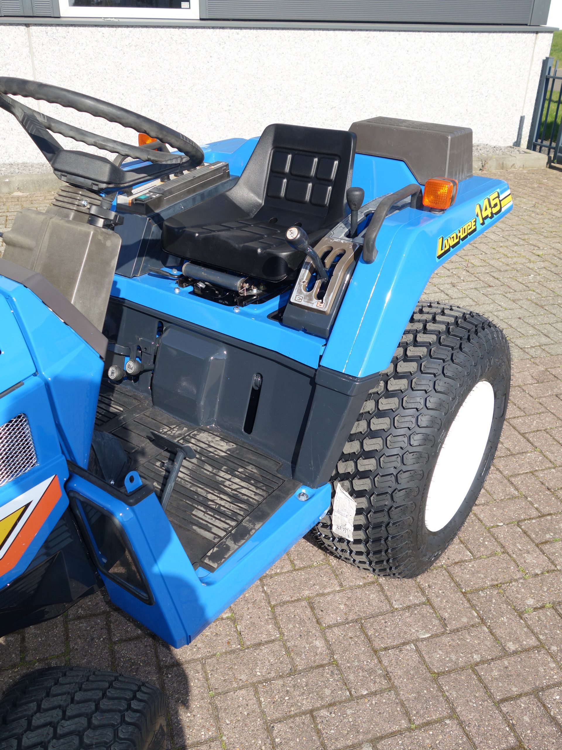 Iseki TU145 4wd - Afbeelding 8