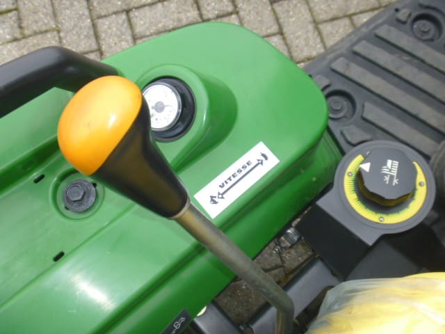 John Deere 1023E 4wd HST - Afbeelding 8