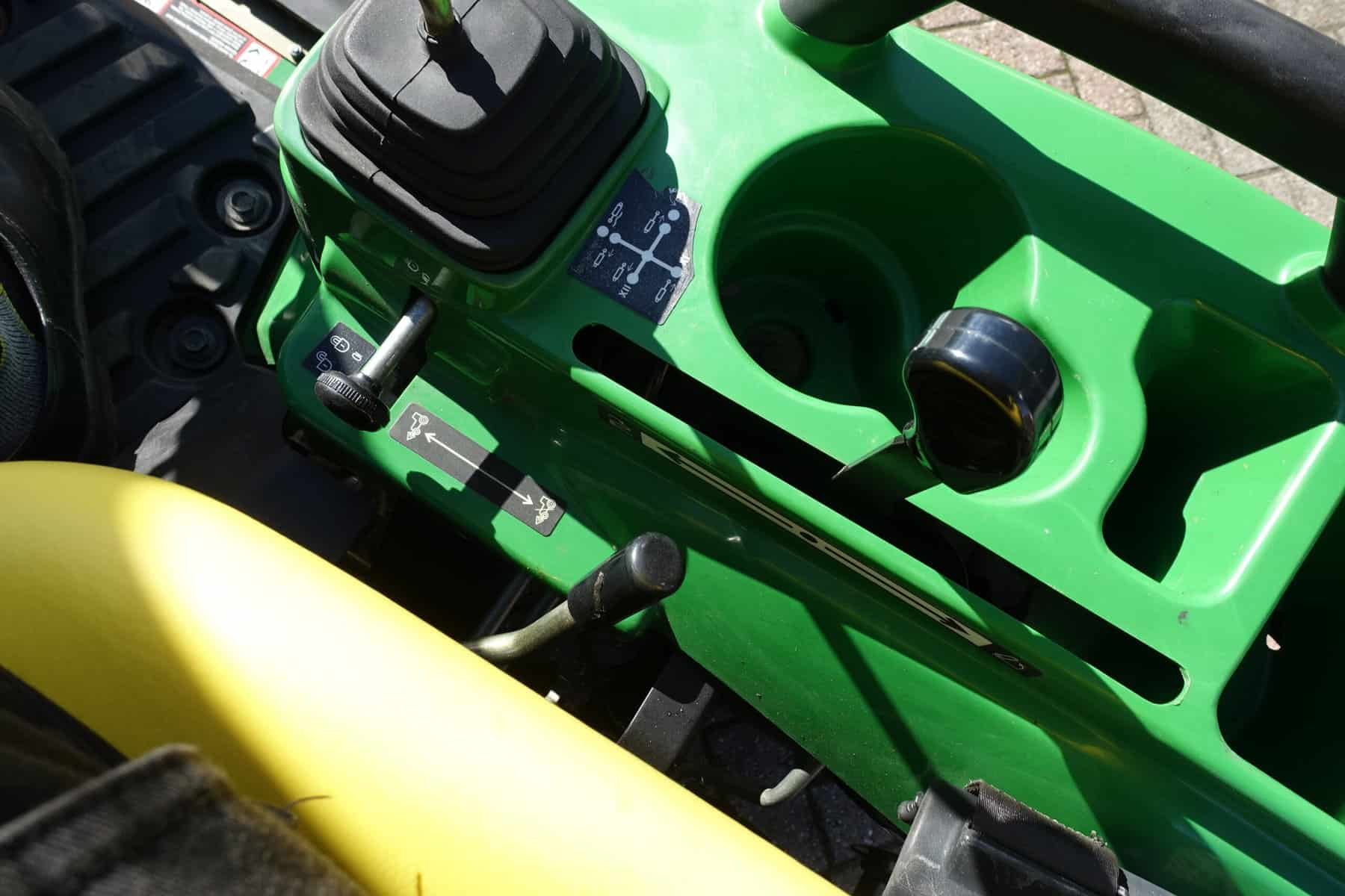 John Deere 1023E 4wd HST - Afbeelding 14