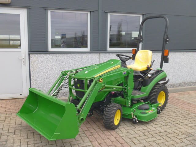 John Deere 1025R