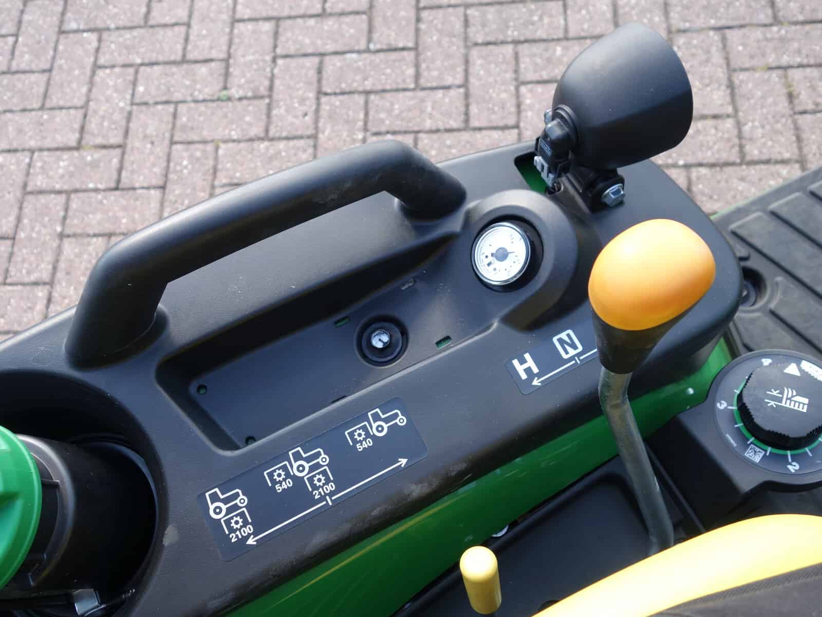 John Deere 1026R 4wd HST - Afbeelding 11