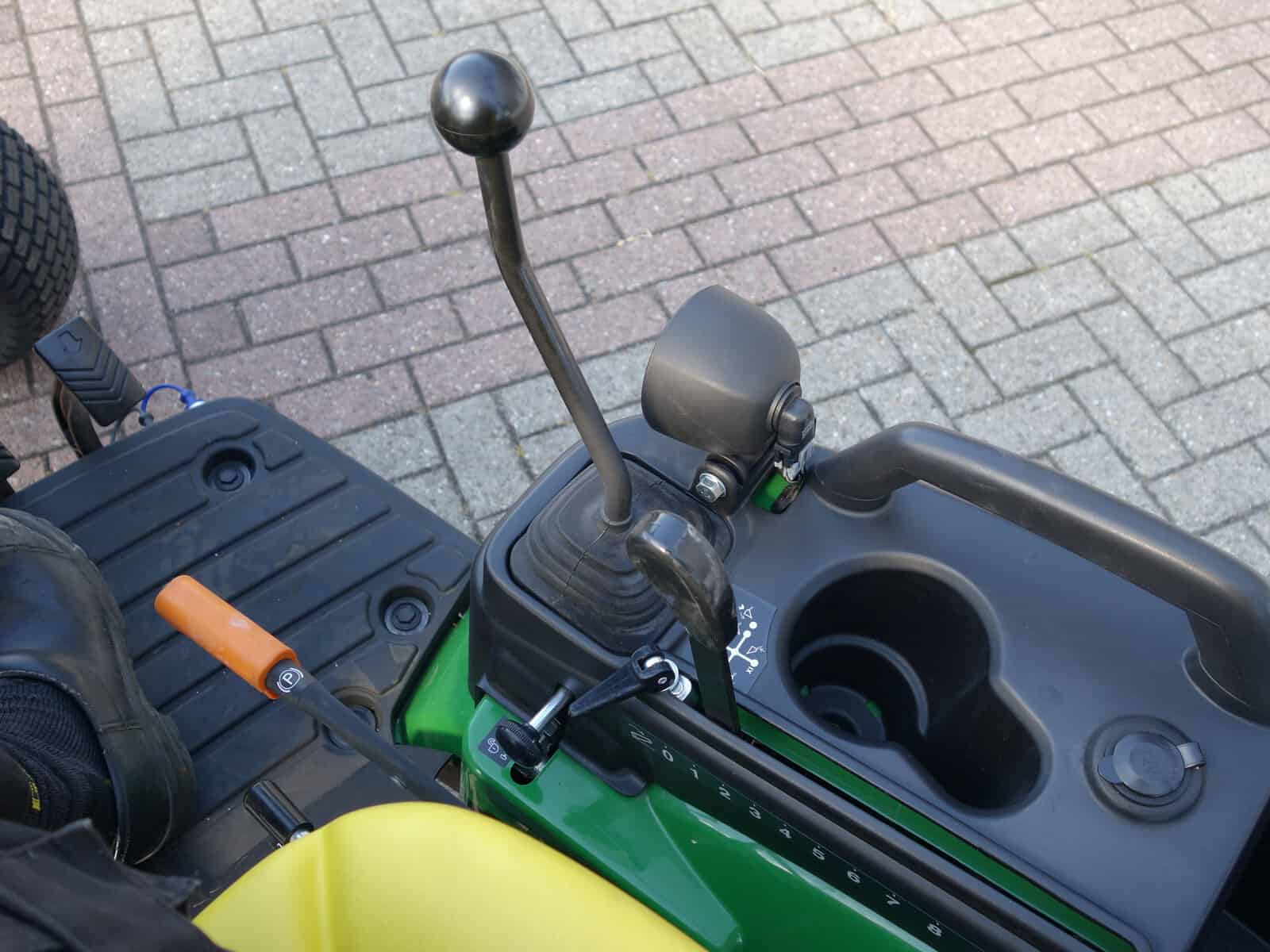 John Deere 1026R 4wd HST - Afbeelding 12