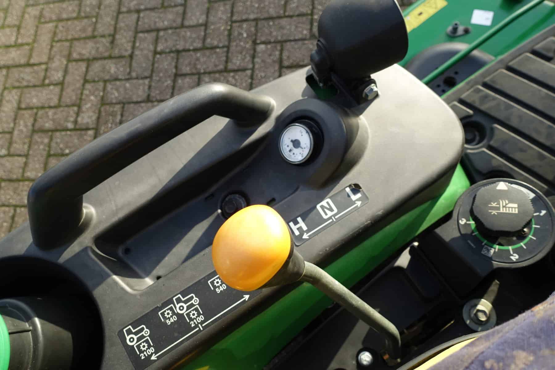 John Deere 1026R 4wd HST - Afbeelding 14