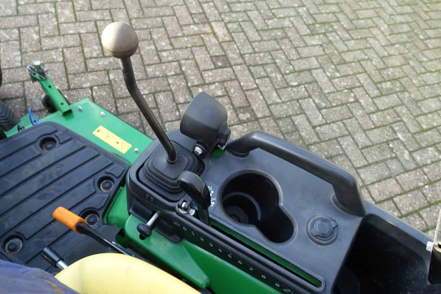 John Deere 1026R 4wd HST - Afbeelding 15