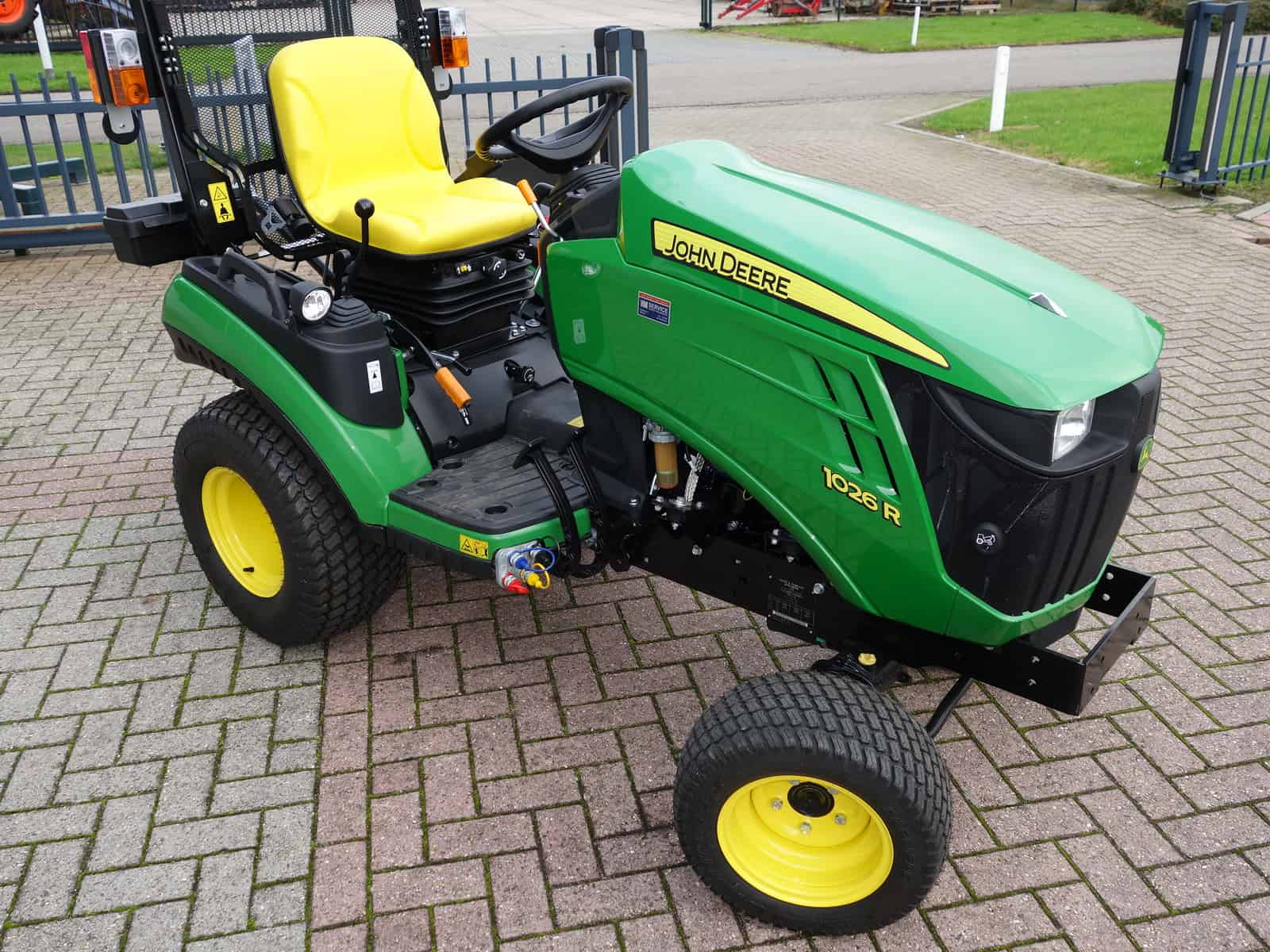 John Deere 1026R 4wd HST - Afbeelding 2
