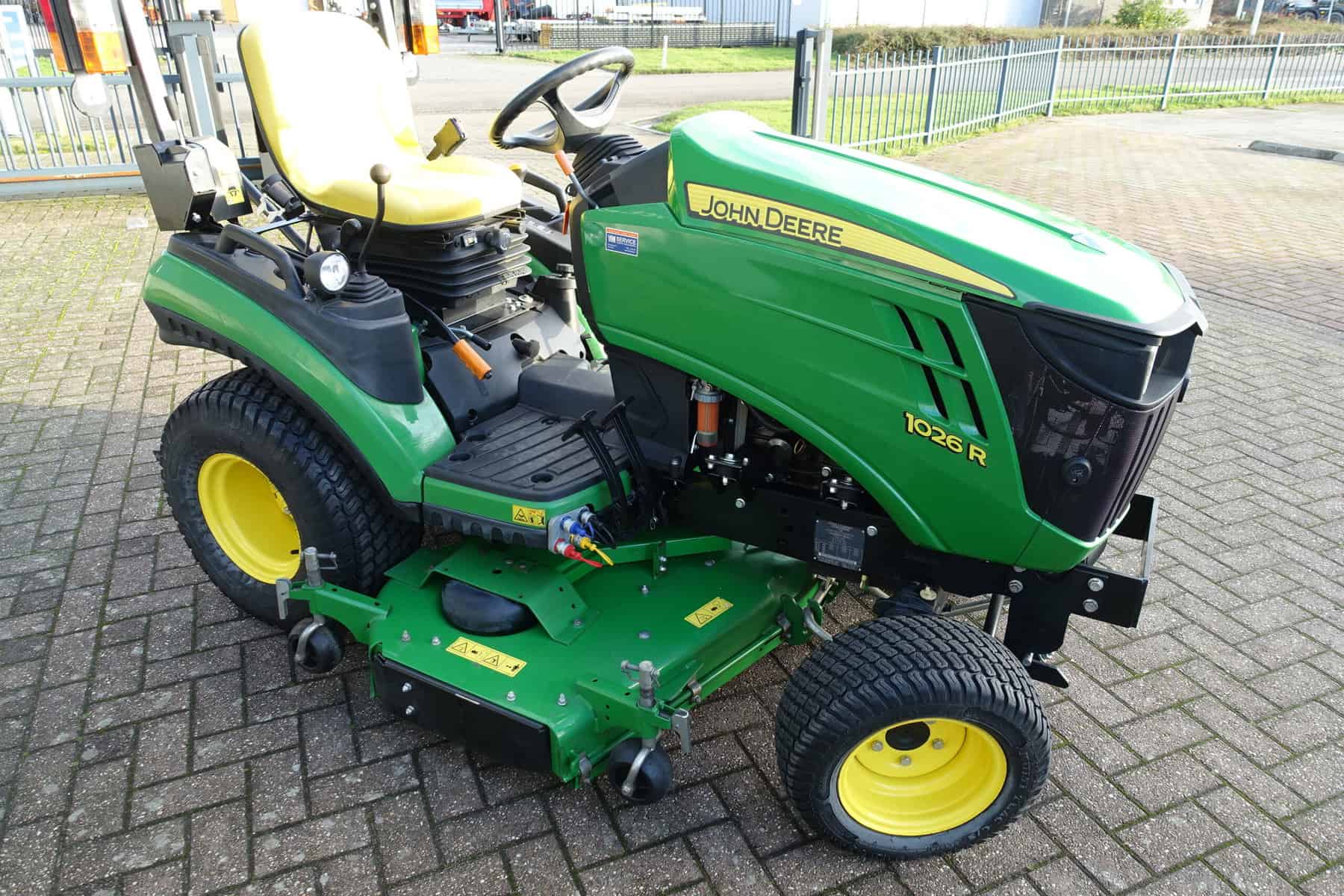 John Deere 1026R 4wd HST - Afbeelding 2