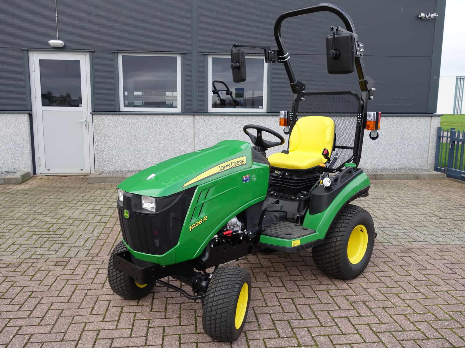 John Deere 1026R 4wd HST - Afbeelding 3