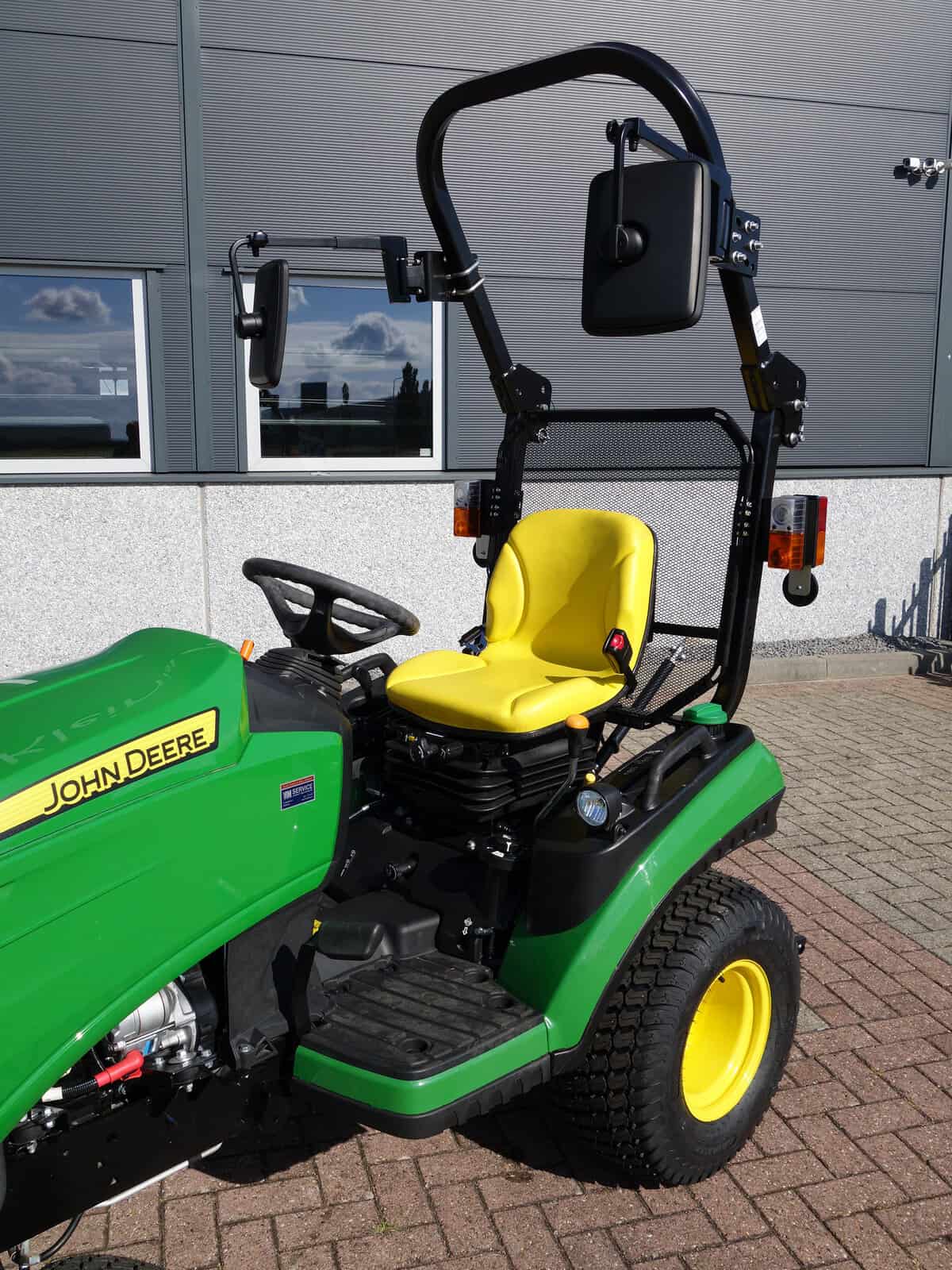 John Deere 1026R 4wd HST - Afbeelding 8