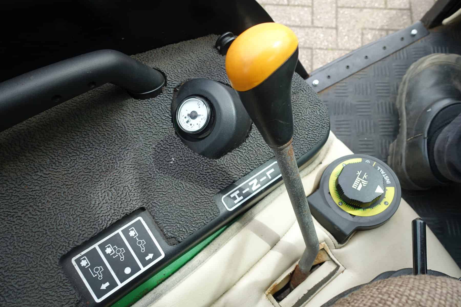 John Deere 1026R 4wd HST - Afbeelding 17