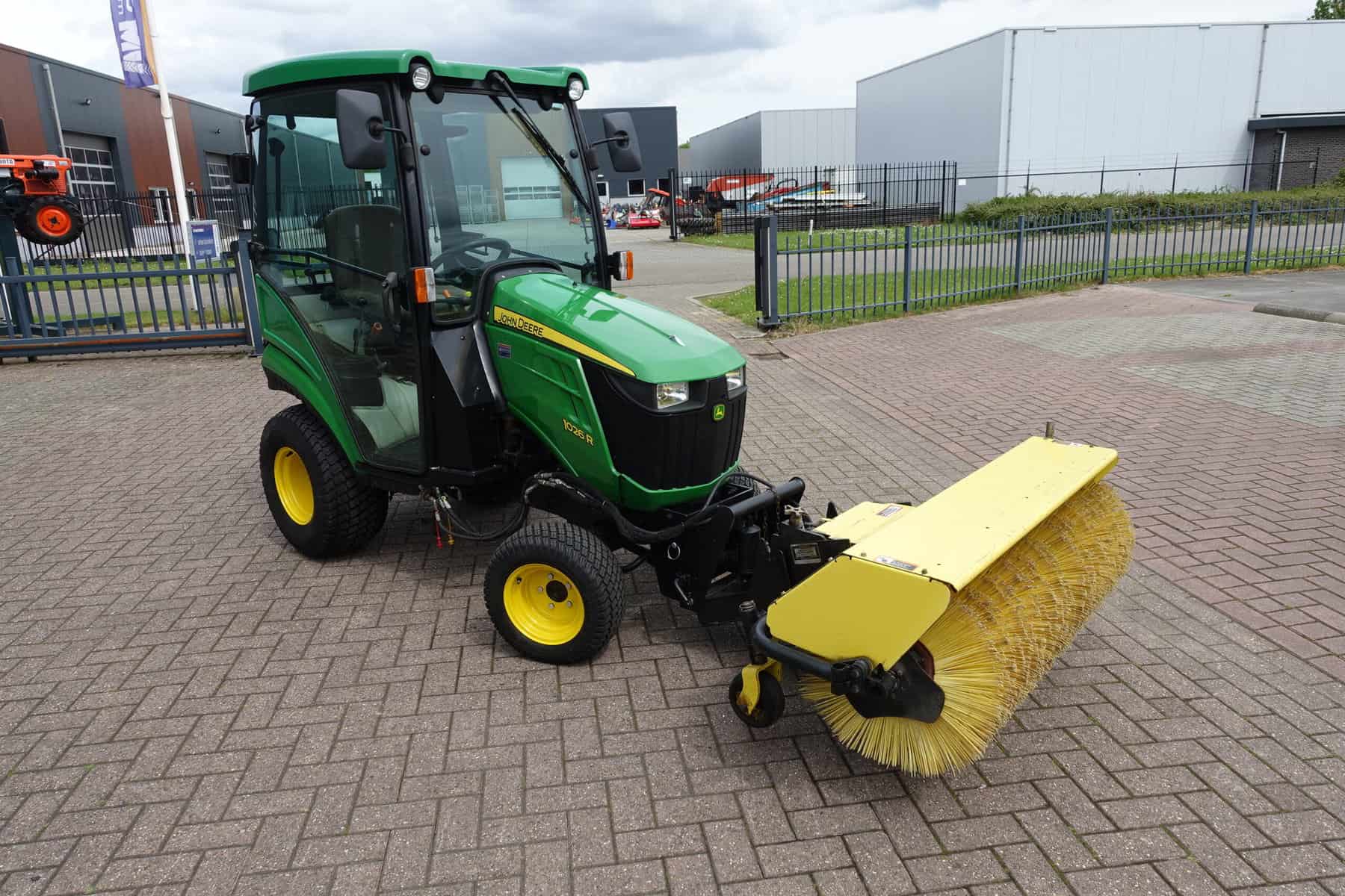 John Deere 1026R 4wd HST - Afbeelding 2