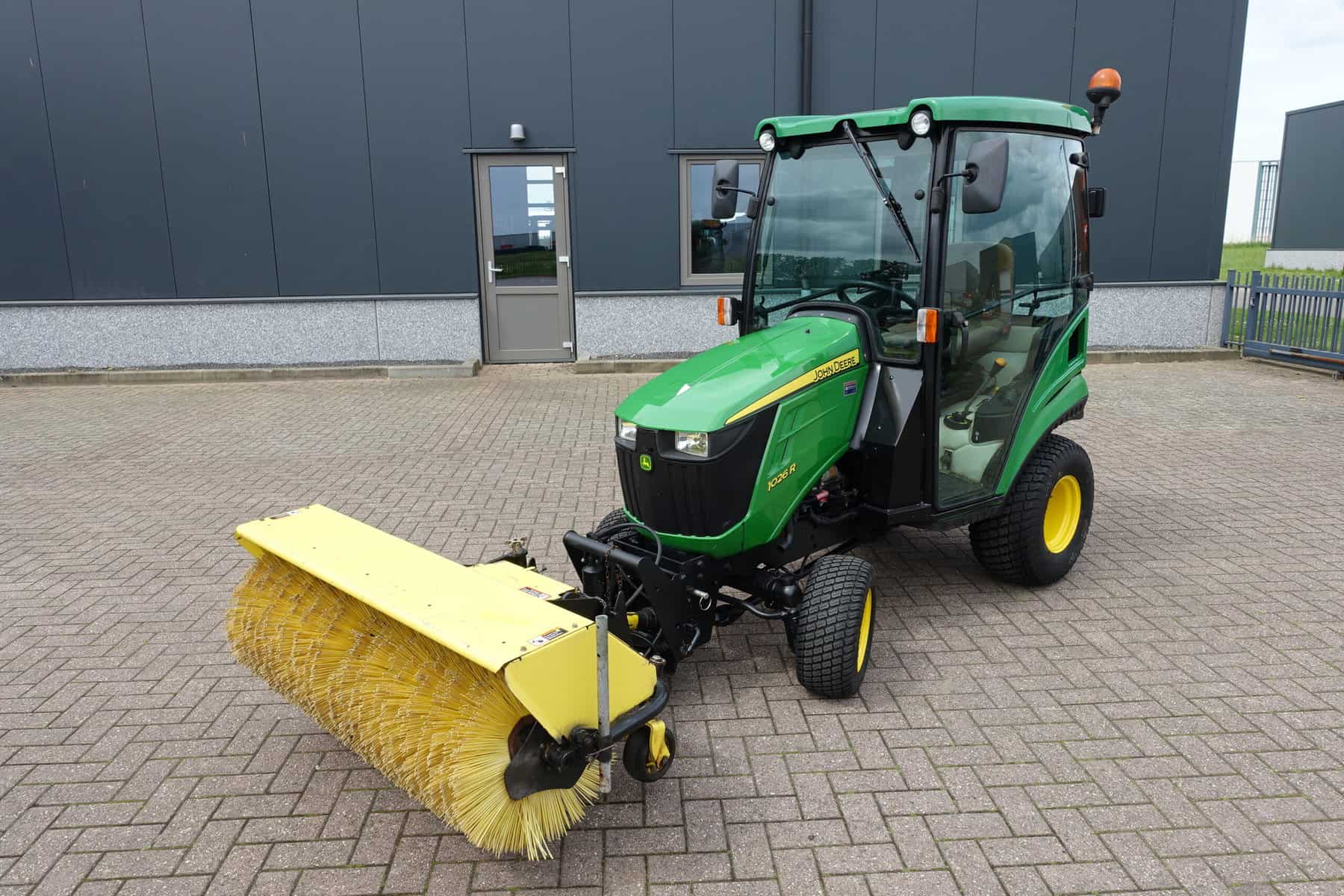John Deere 1026R 4wd HST - Afbeelding 3