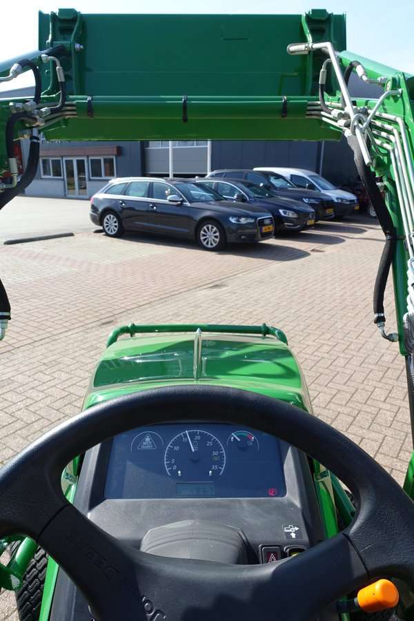 John Deere 1026R 4wd HST - Afbeelding 12