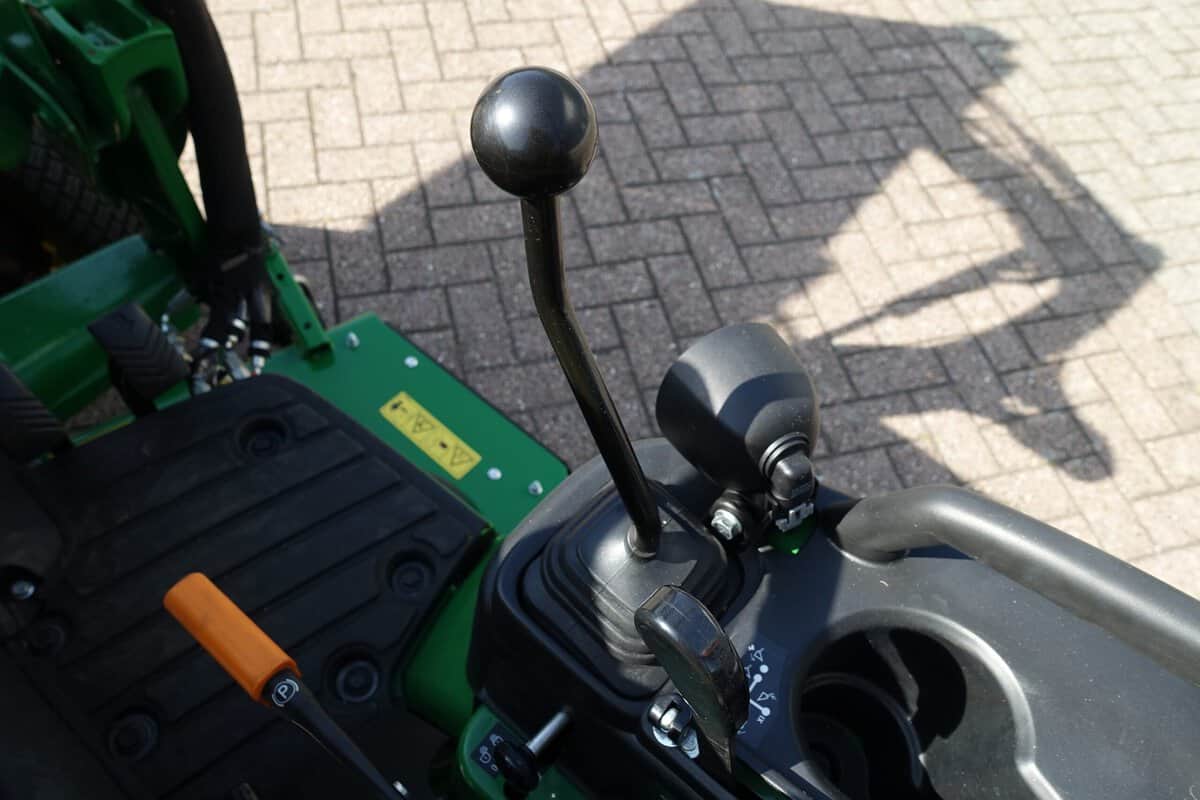 John Deere 1026R 4wd HST - Afbeelding 14