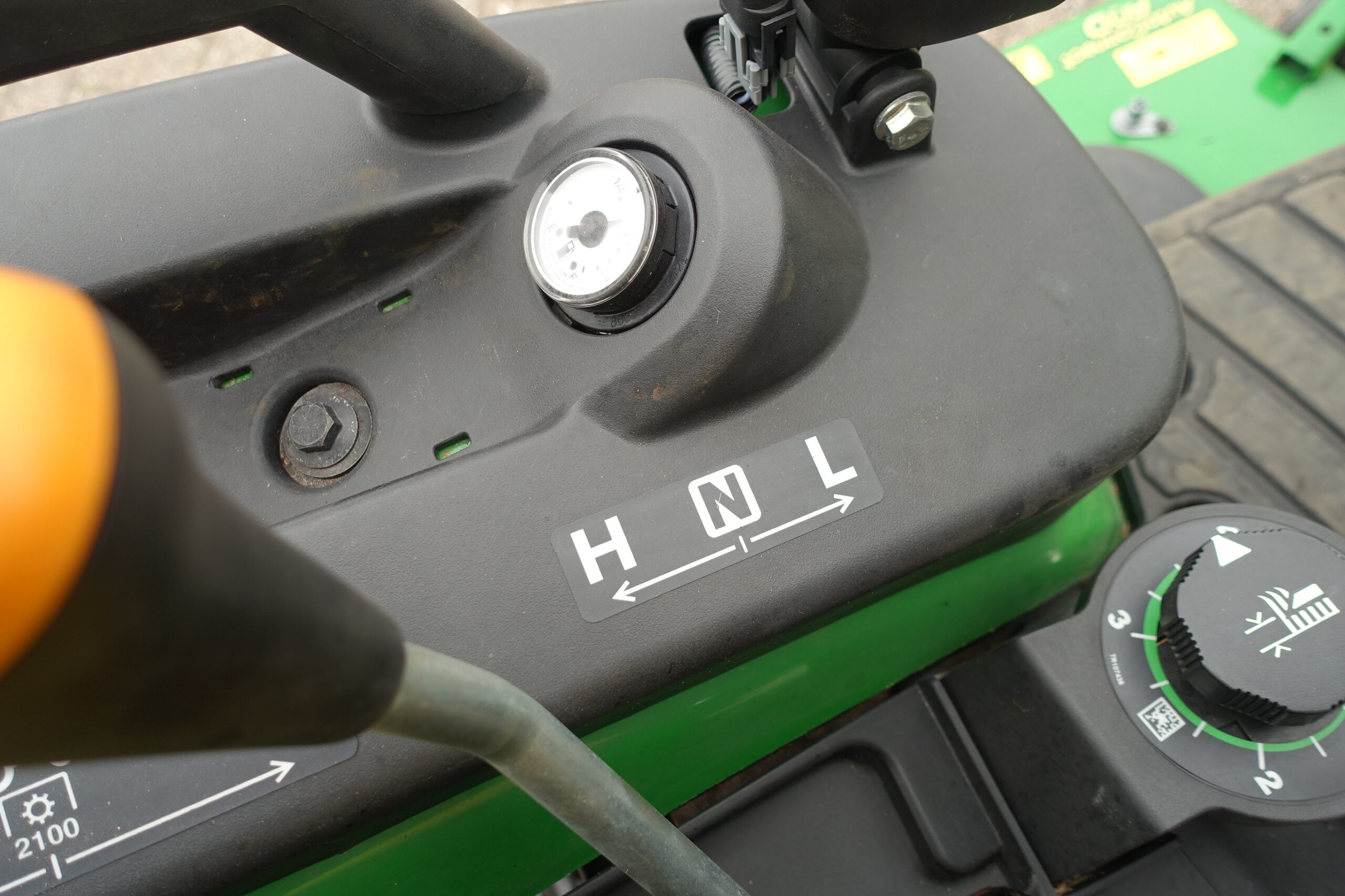 John Deere 1026R 4wd HST - Afbeelding 23