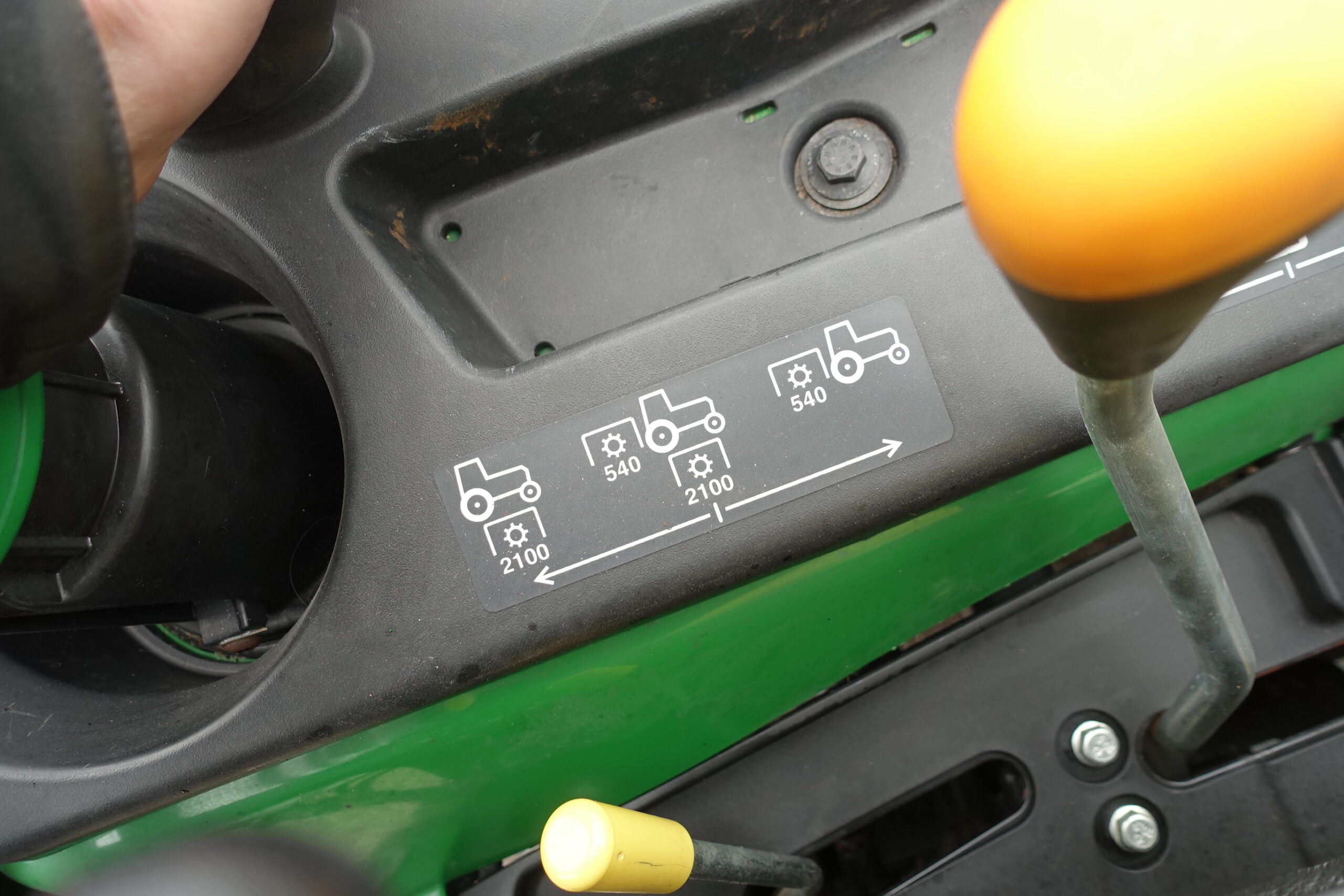 John Deere 1026R 4wd HST - Afbeelding 24