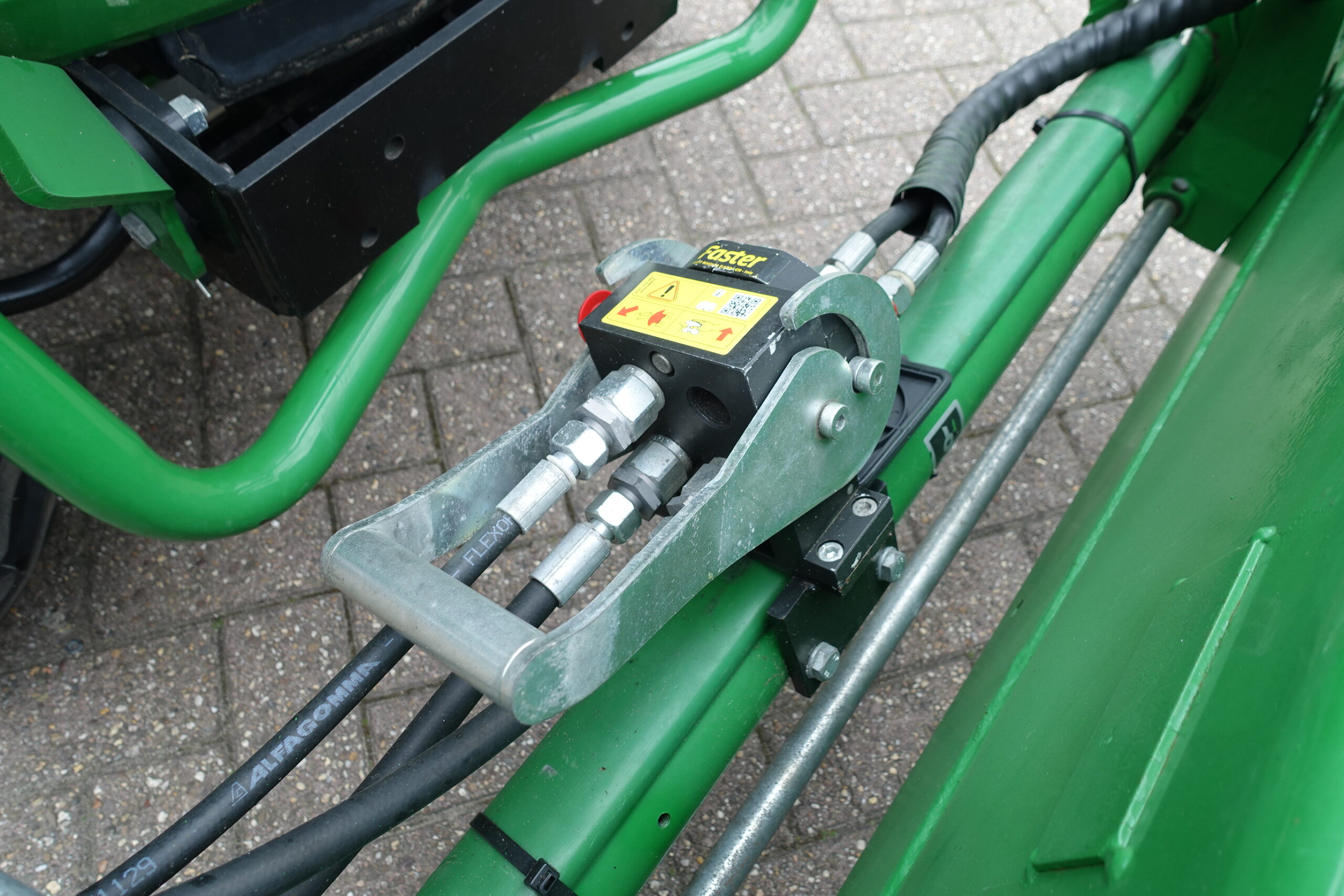 John Deere 1026R 4wd HST - Afbeelding 4