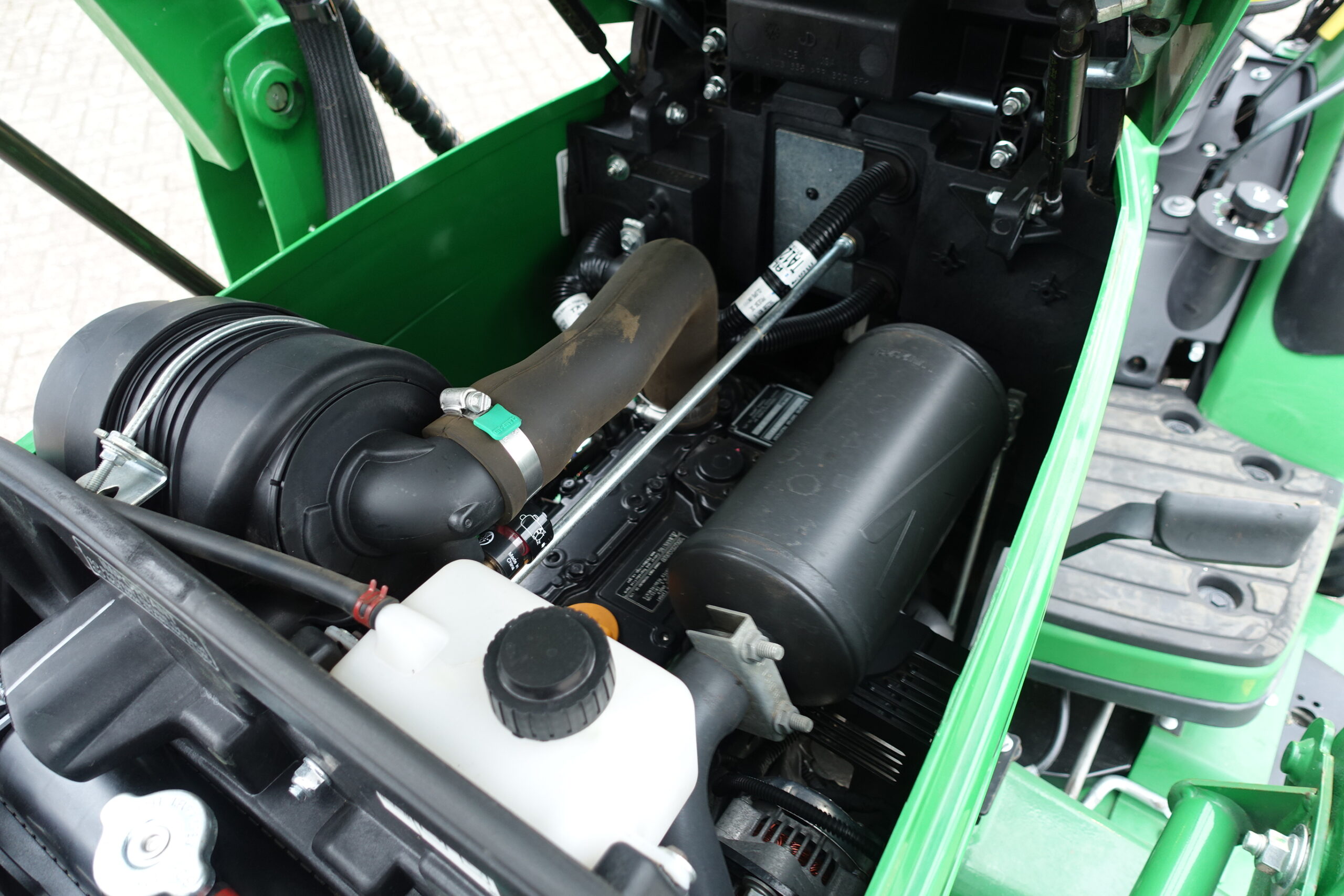 John Deere 1026R 4wd HST - Afbeelding 47