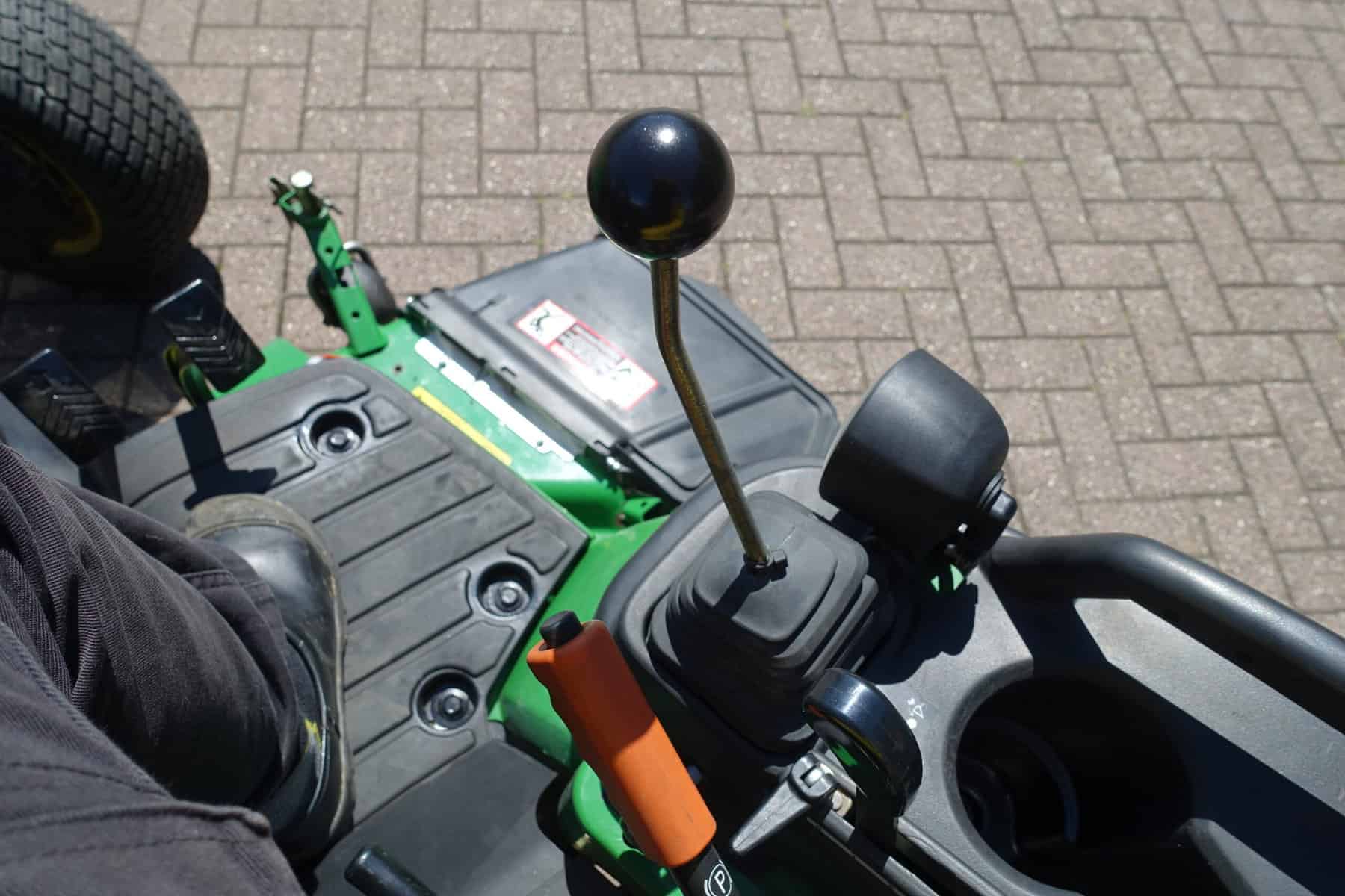 John Deere 1026R 4wd HST - Afbeelding 14