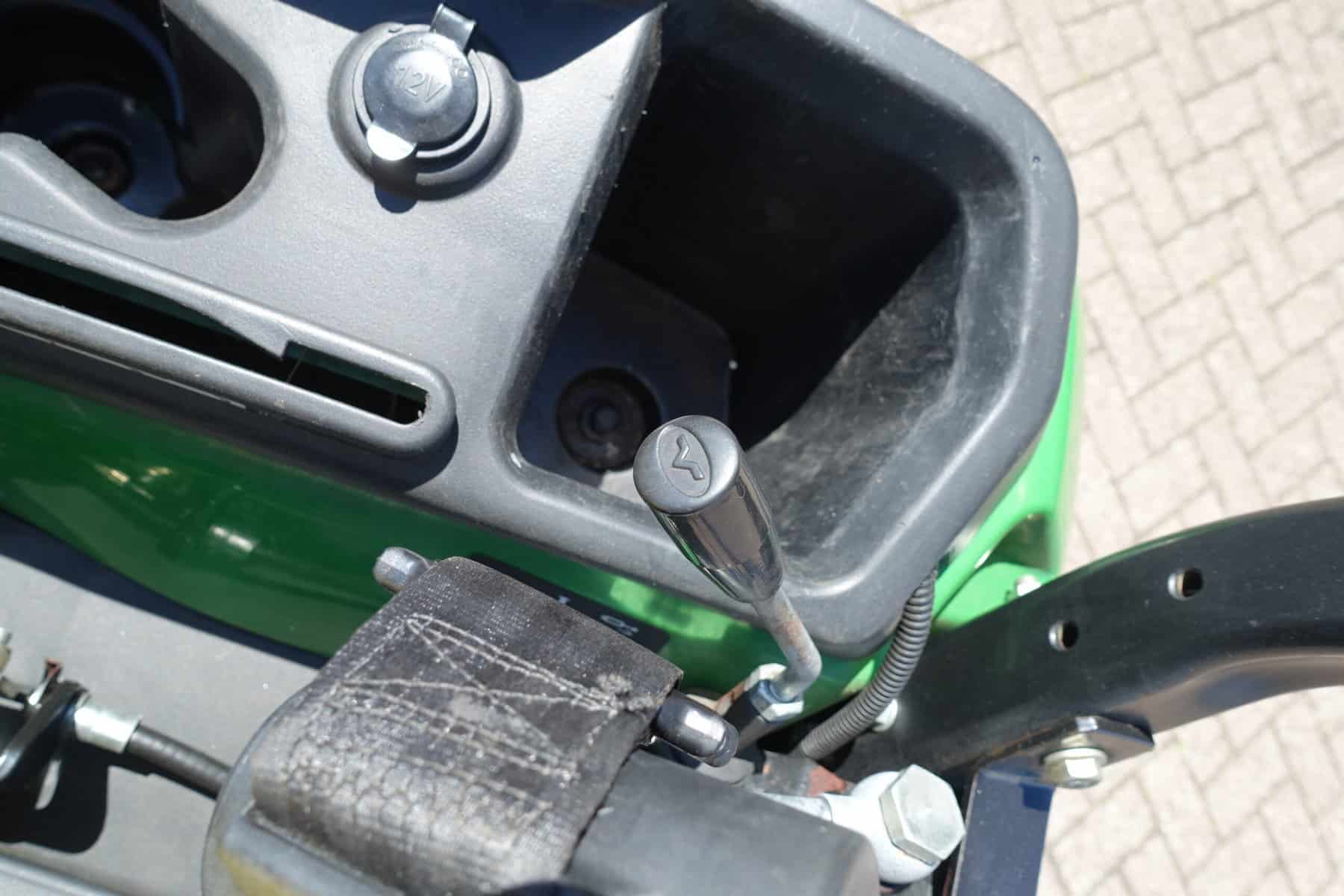 John Deere 1026R 4wd HST - Afbeelding 15