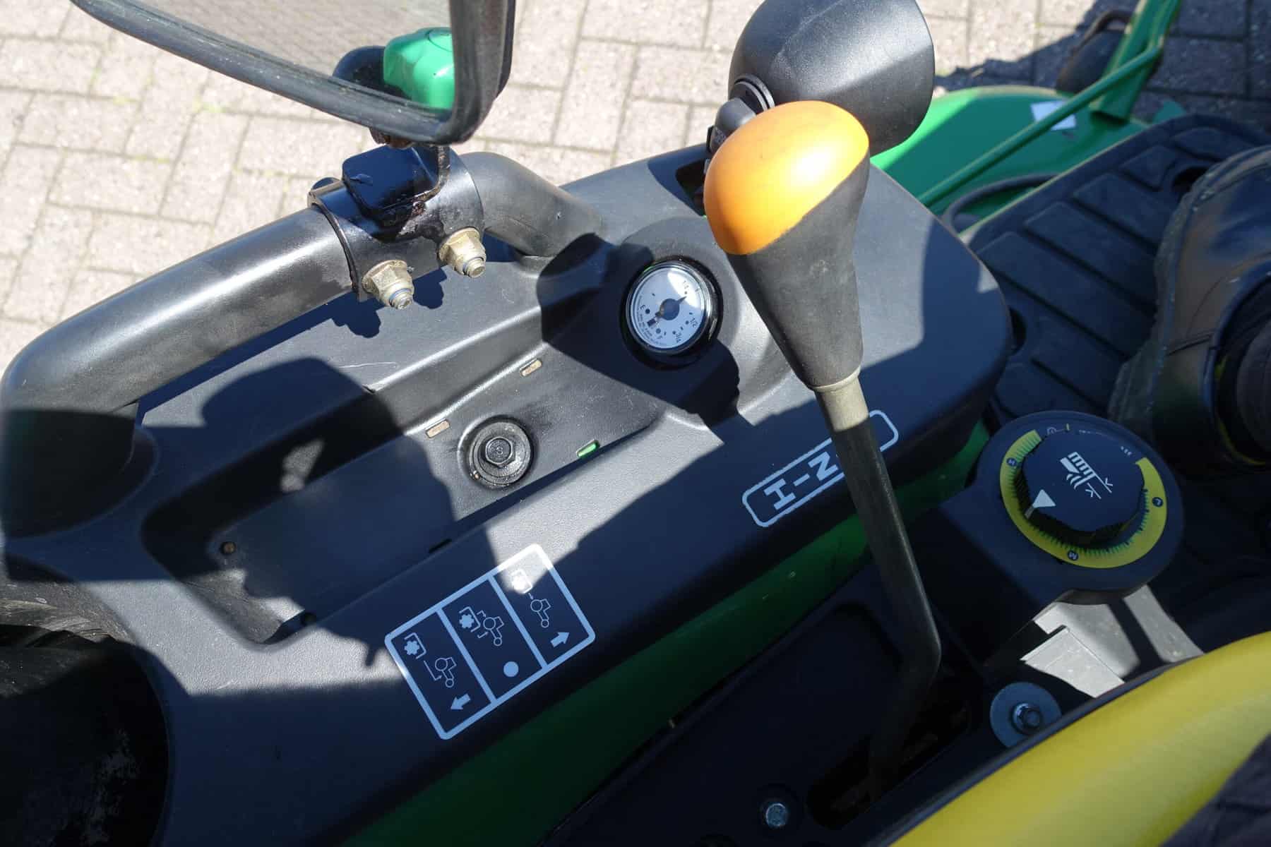 John Deere 1026R 4wd HST - Afbeelding 16