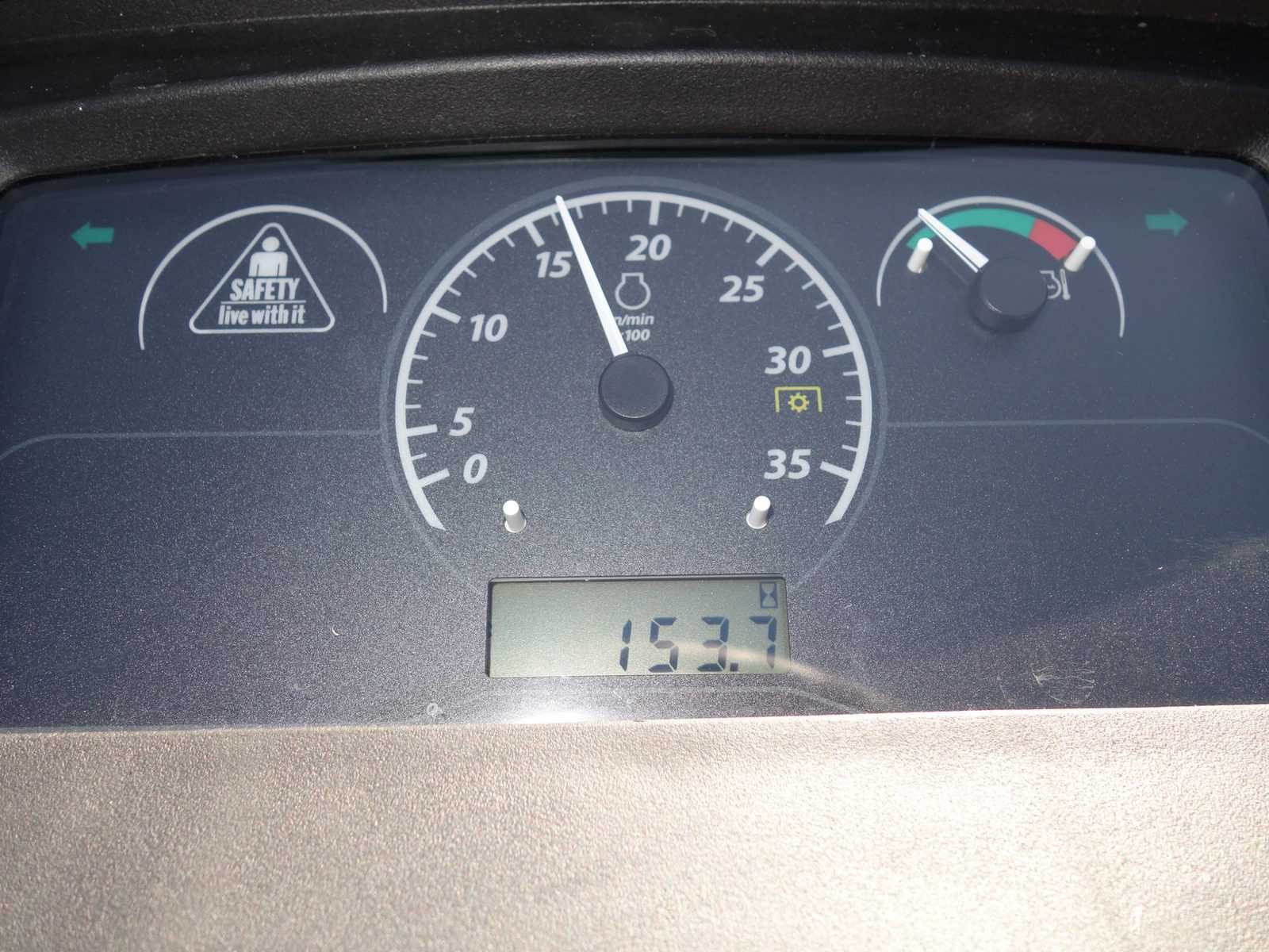 John Deere 1026R 4wd HST - Afbeelding 11