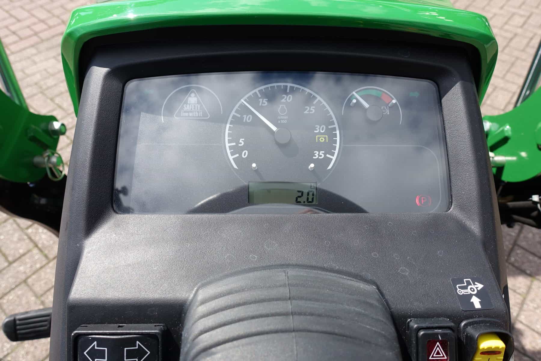 John Deere 1026R 4wd HST - Afbeelding 13