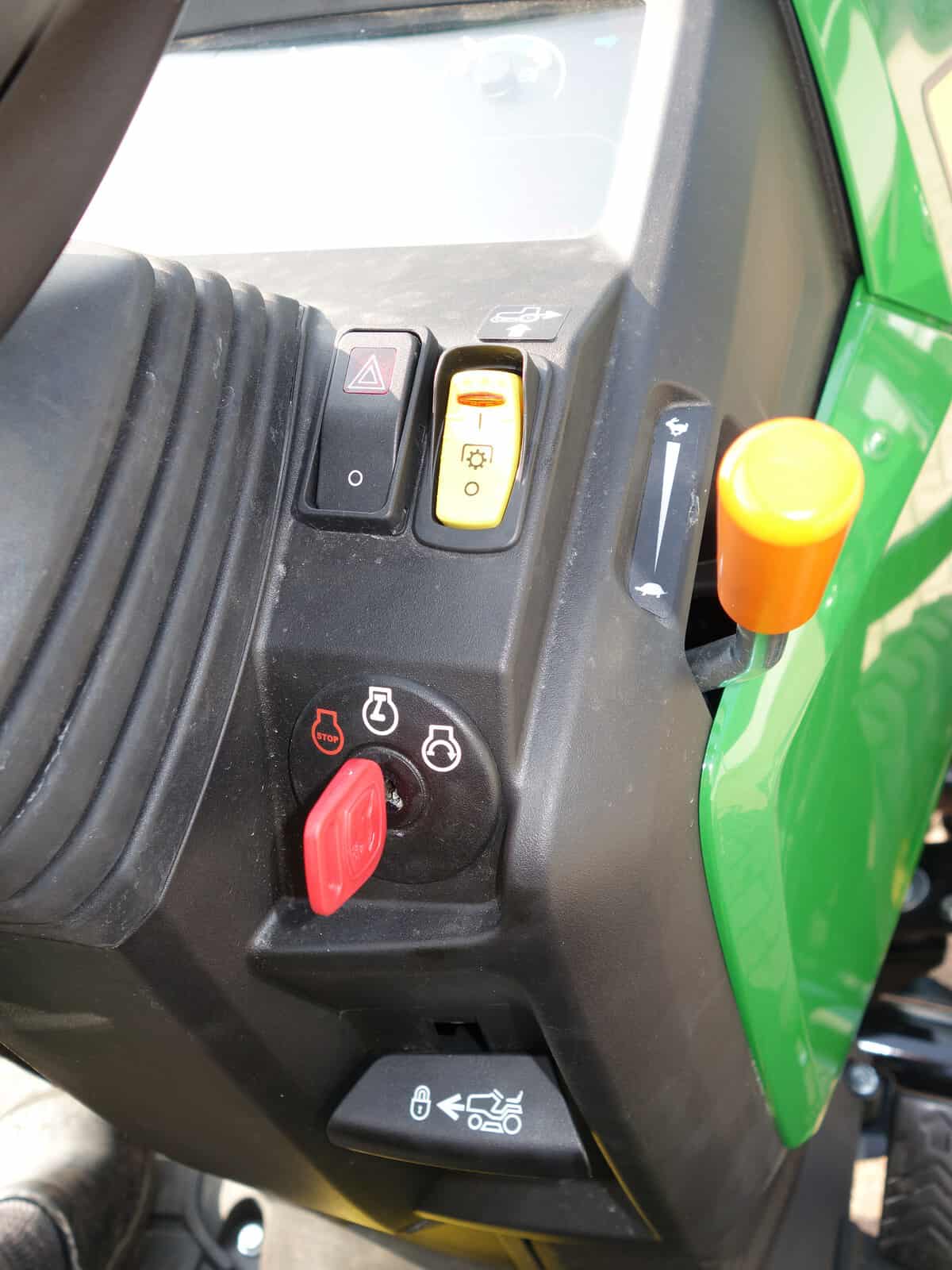 John Deere 1026R 4wd HST - Afbeelding 13