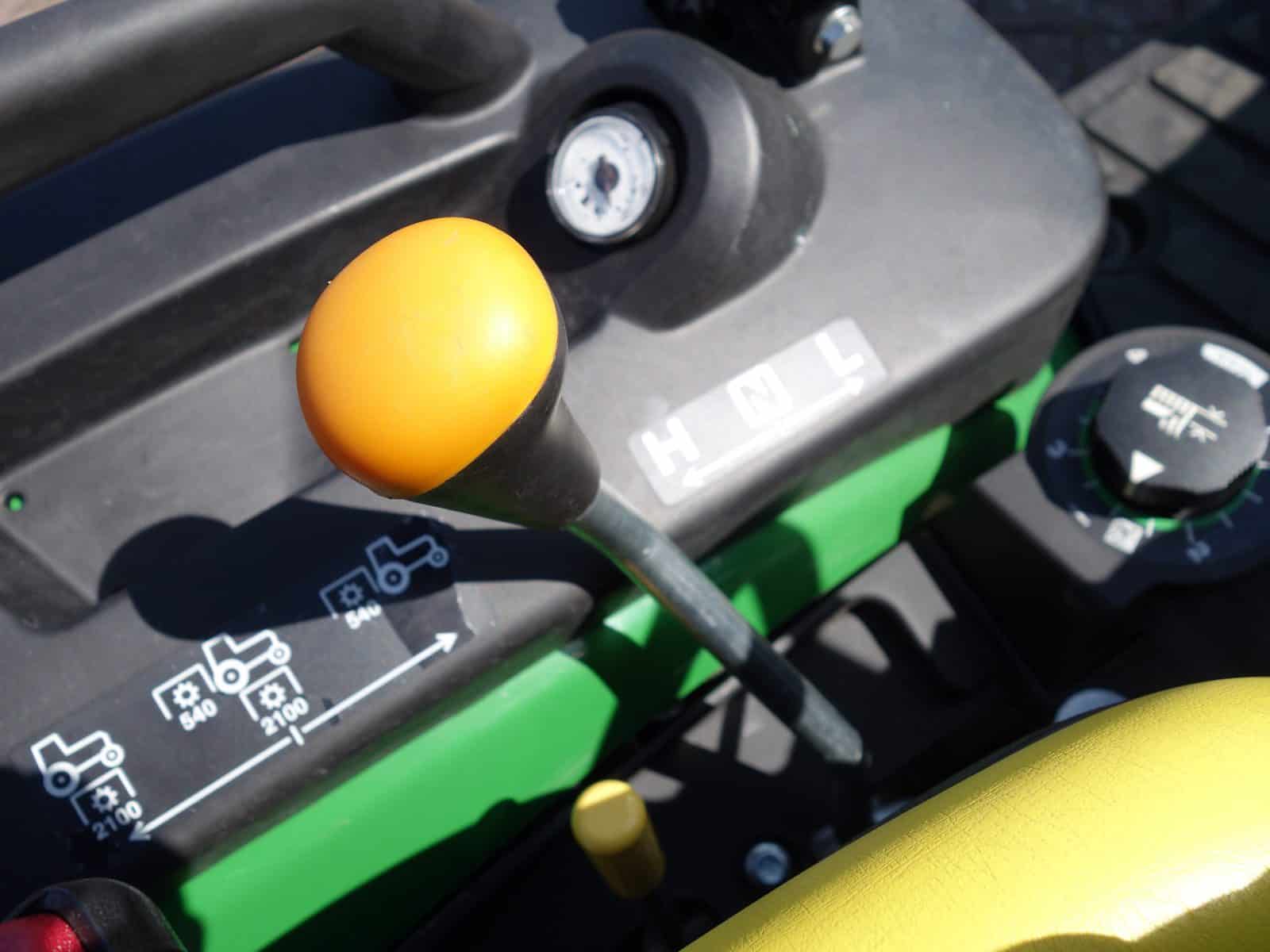 John Deere 1026R 4wd HST - Afbeelding 14