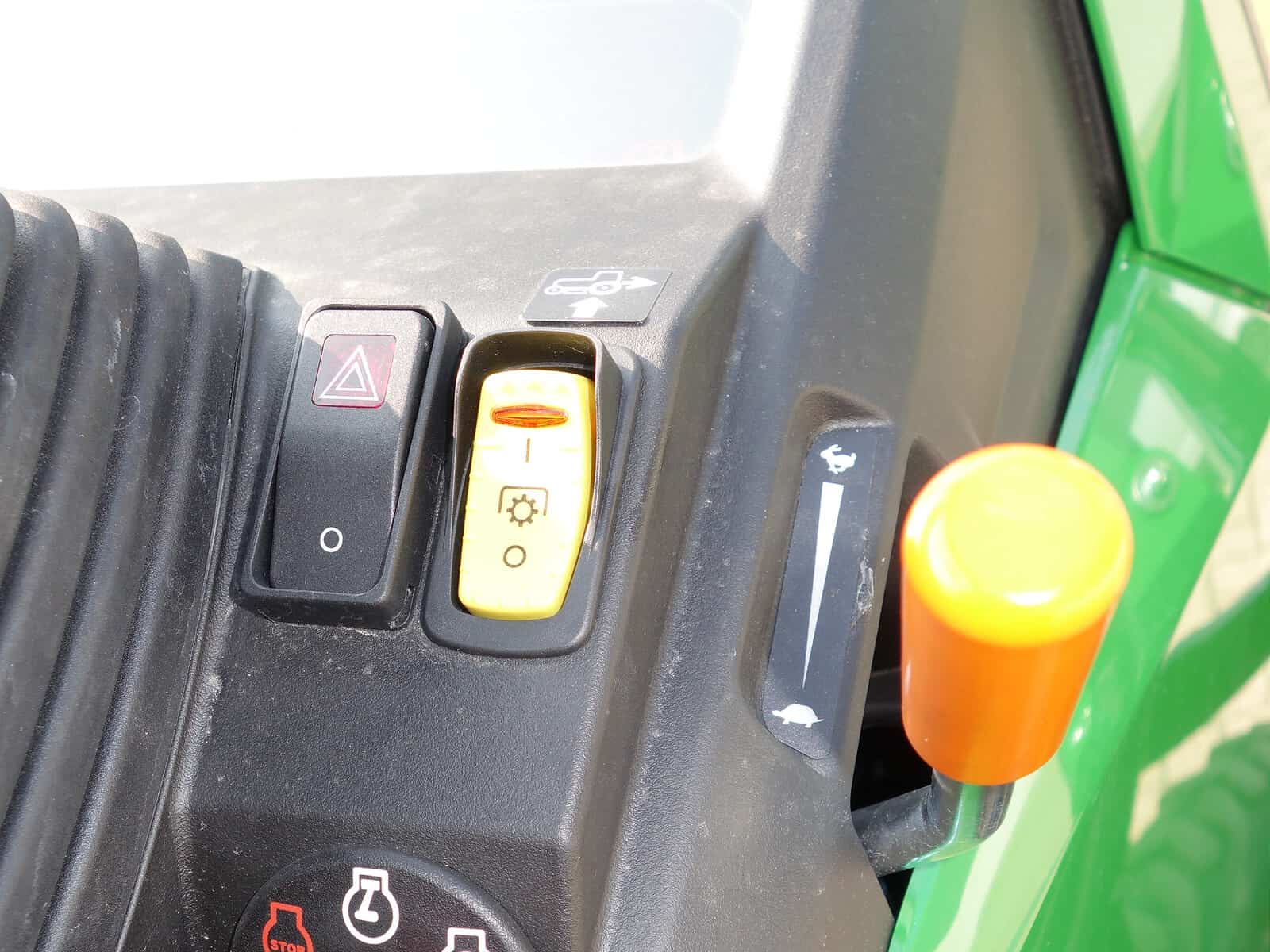 John Deere 1026R 4wd HST - Afbeelding 14